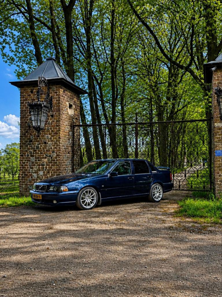 Volvo S70 2.3 T-5 1998 Blauw, Auto's, Volvo, Voorwielaandrijving, 1440 kg, Beige, 75 €/maand