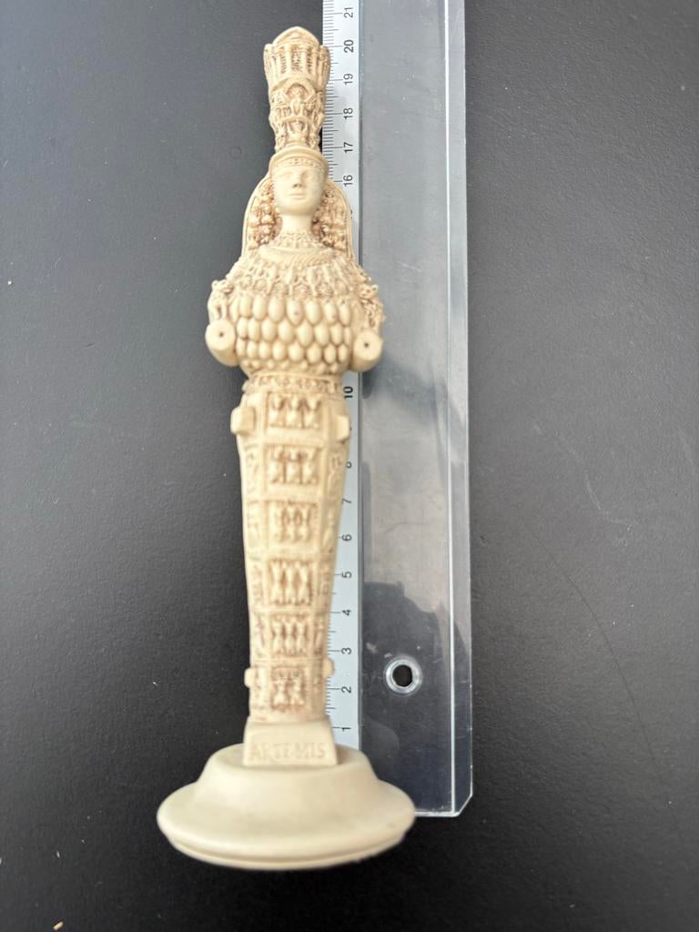 Stenen beeldje Artemis van Efeze, Antiek en Kunst, Minder dan 20 cm, Ophalen of Verzenden, Steen of Keramiek, Beeld