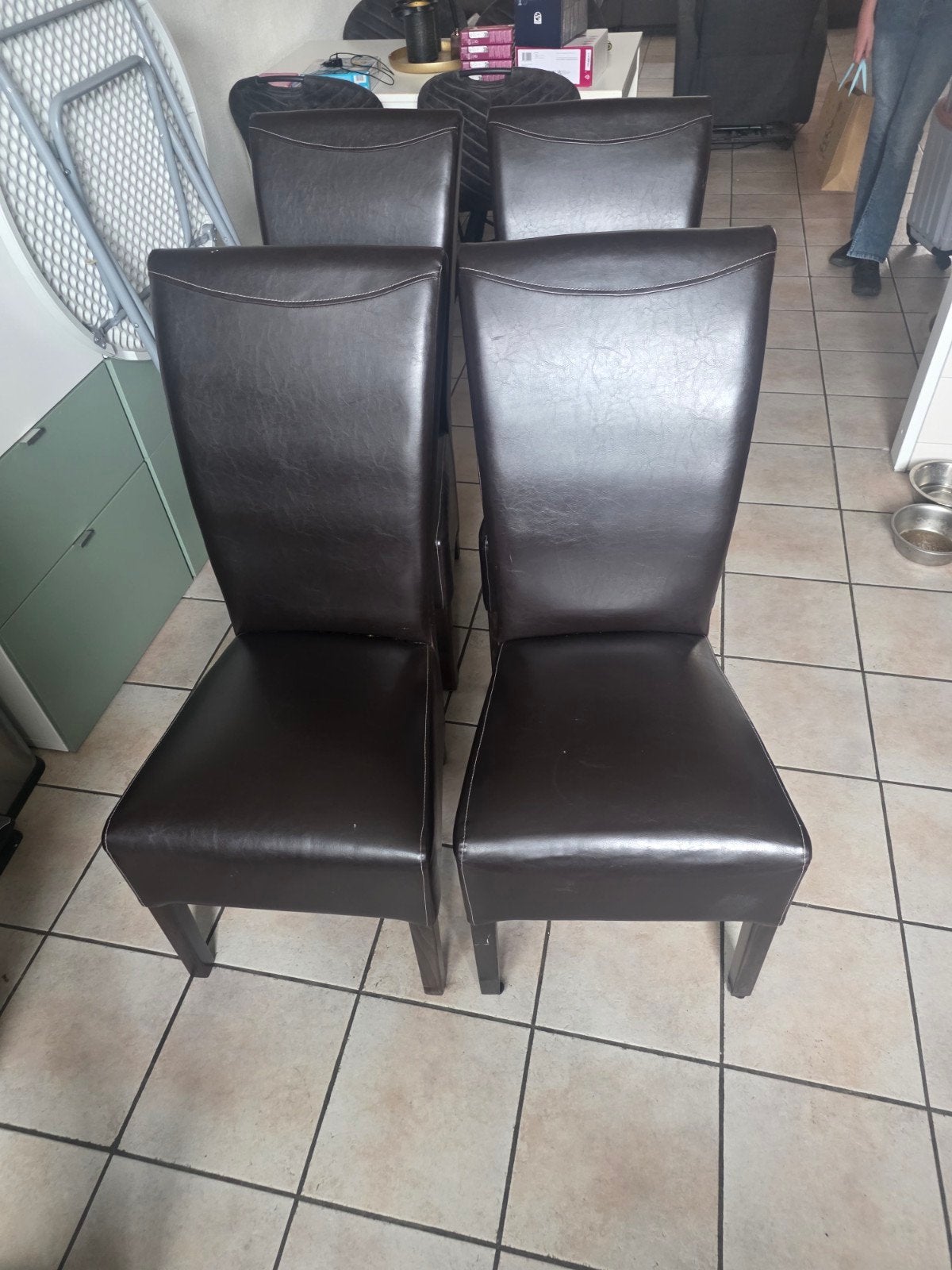 Set van 4 donkerbruine eetkamerstoelen, Huis en Inrichting, Gebruikt, Bruin, Klassiek, Leer
