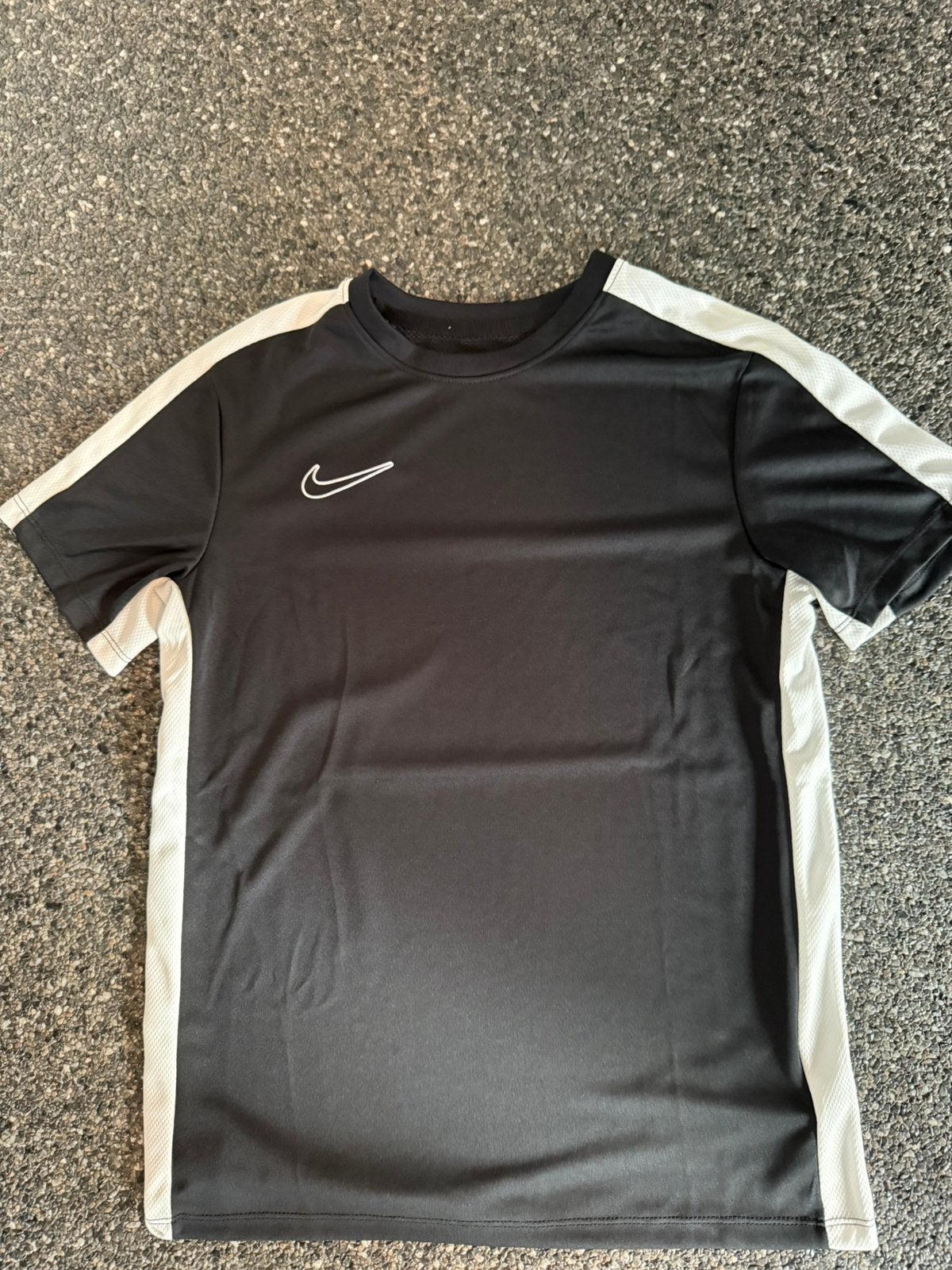 Nike Dri-Fit shirt maat L/147-158, Ophalen, Zo goed als nieuw, Jongen, Shirt of Longsleeve