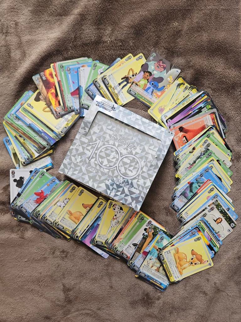 250 Disney Weiss Schwarz kaarten bulk - 100 Years of Wonder, Hobby en Vrije tijd, Verzamelkaartspellen | Overige, Ophalen of Verzenden