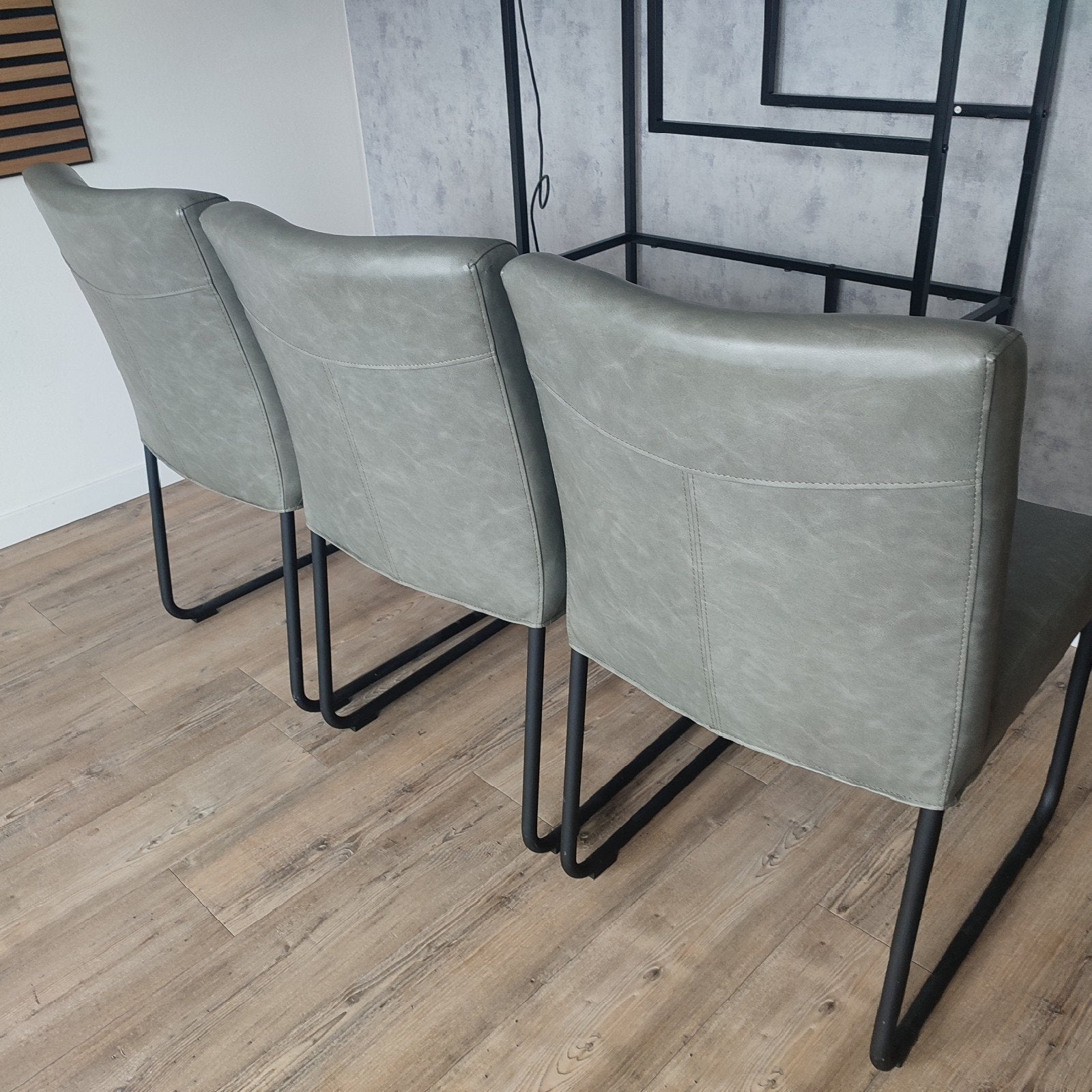 3 olijfgroene eetkamerstoelen, Ophalen, Gebruikt, Drie