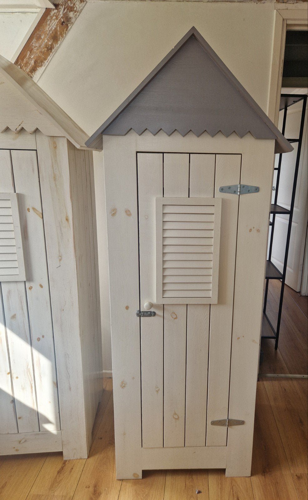Leuke strandhuisjes kledingkast of opbergkast, Met deur(en), Gebruikt, Strandhuis, speels, kinderkamer, 25 tot 50 cm