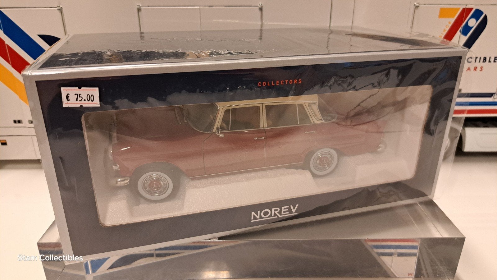 Norev Mercedes-Benz 200 Heckenflosse Red / White - 1966, Hobby en Vrije tijd, Modelauto's | 1:18, Auto, Nieuw, Norev, Ophalen of Verzenden