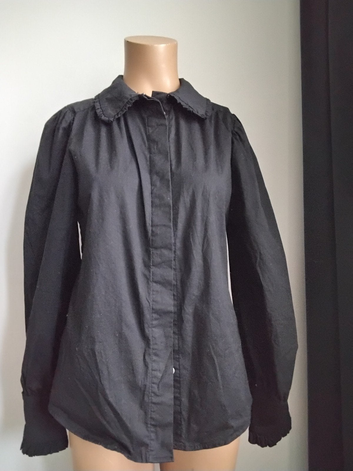 Zwarte blouse van Nukus, M, Kleding | Dames, Maat 38/40 (M), Zwart, Ophalen of Verzenden, Zo goed als nieuw
