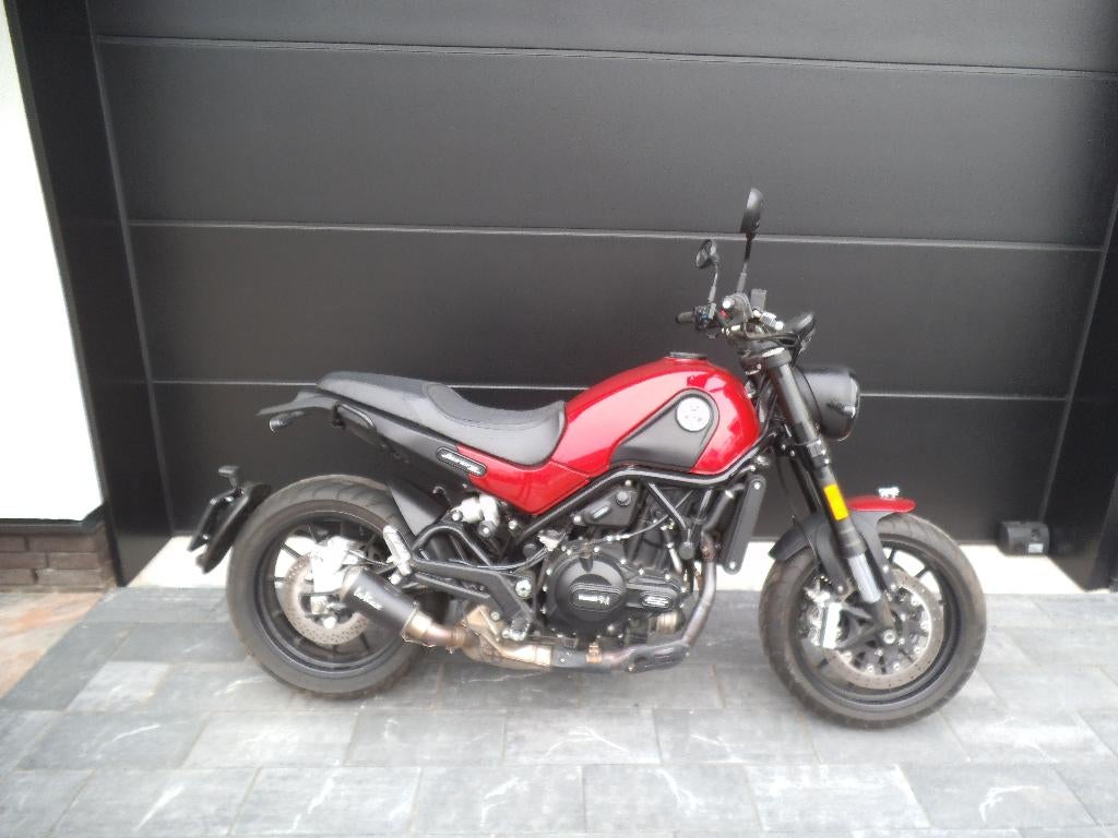 Benelli Leoncino 500 en 250 SS, 2 cilinders, Gebruikt, Minimaal motorrijbewijs A2, Handgeschakeld
