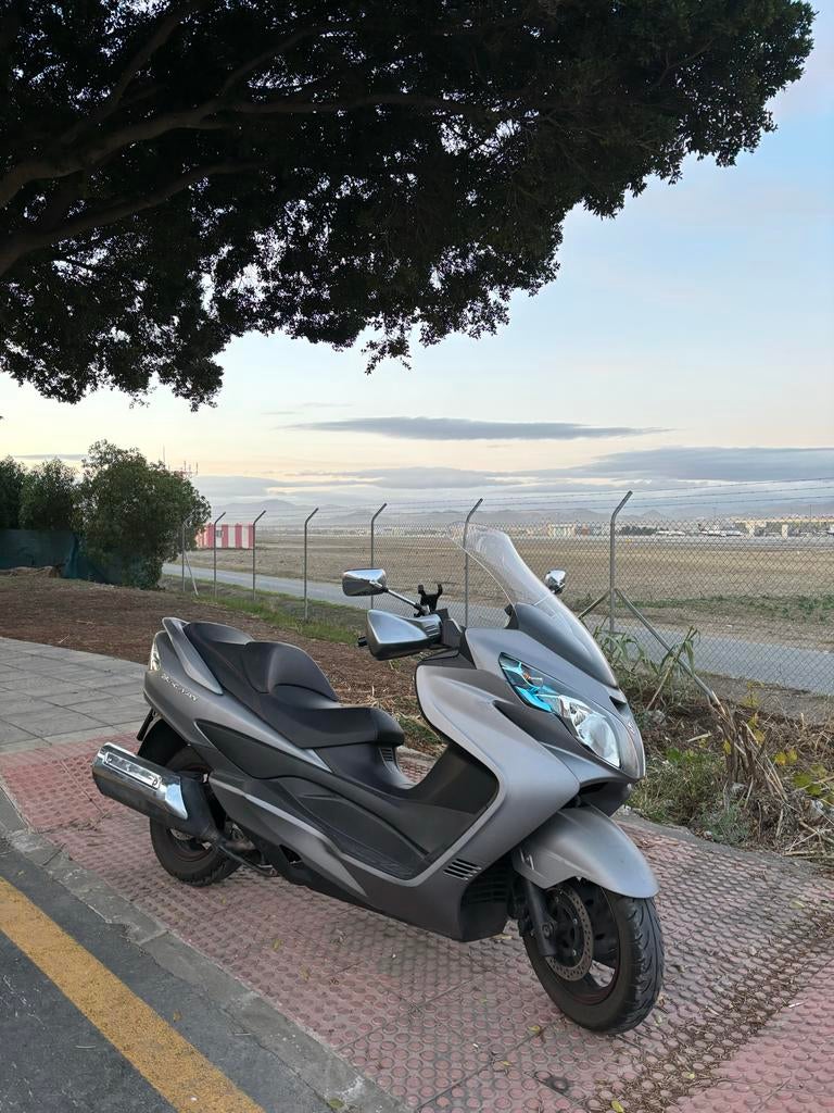 Suzuki Burgman 400 Motorscooter - 2016, 400 cc, Motorrijbewijs A, Gebruikt, Particulier