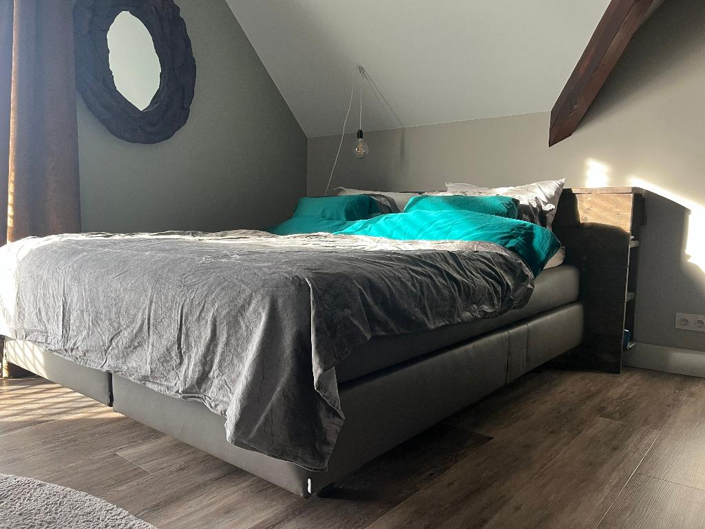 Taupe Auping boxspring elektrisch verstelbaar, Ophalen, Tweepersoons, Zo goed als nieuw, 180 cm