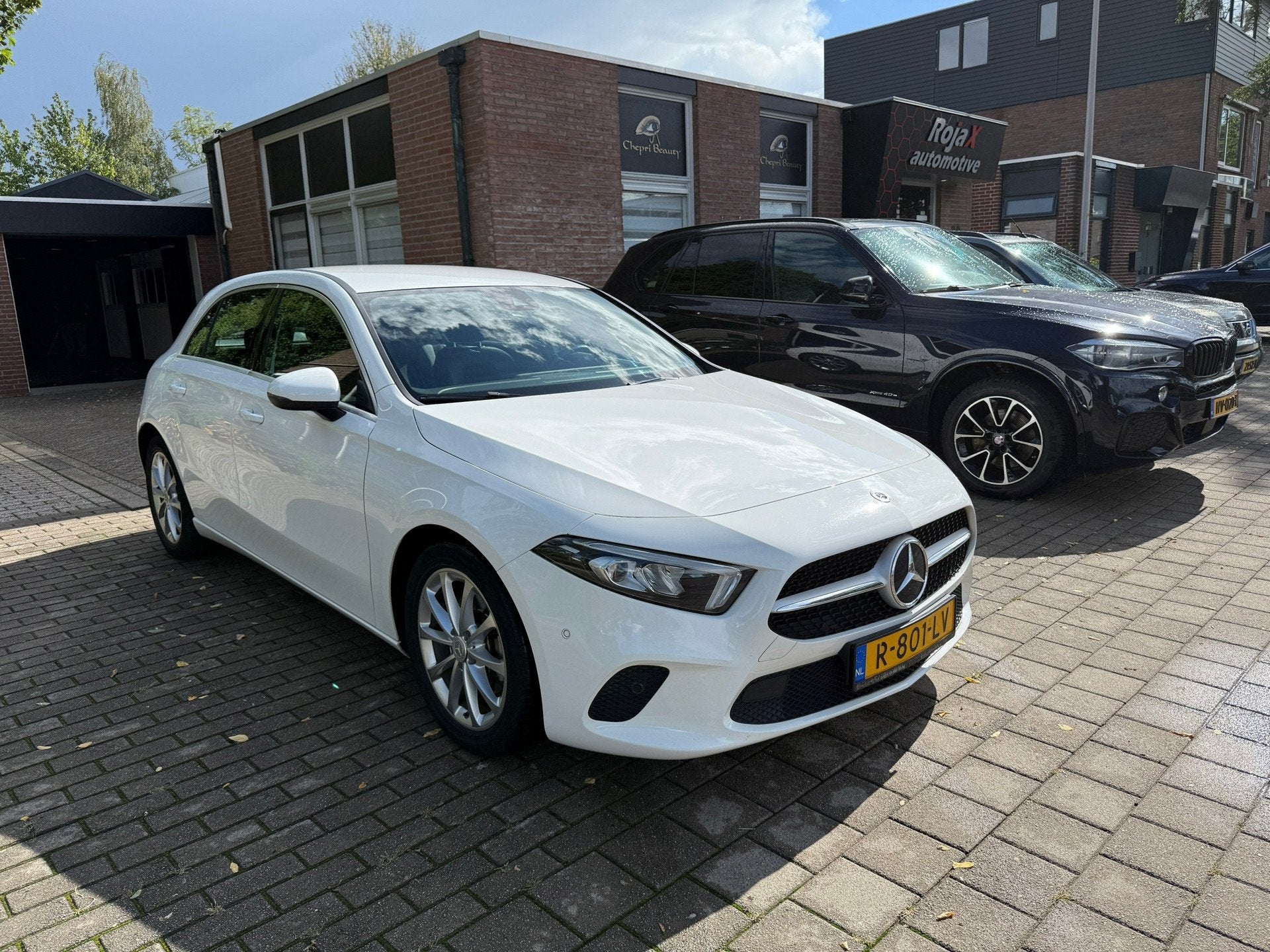 Mercedes-Benz A-klasse 180 d Luxury Line MBUX - CAMERA - LED, Auto's, 730 kg, Gebruikt, 4 cilinders, Wit