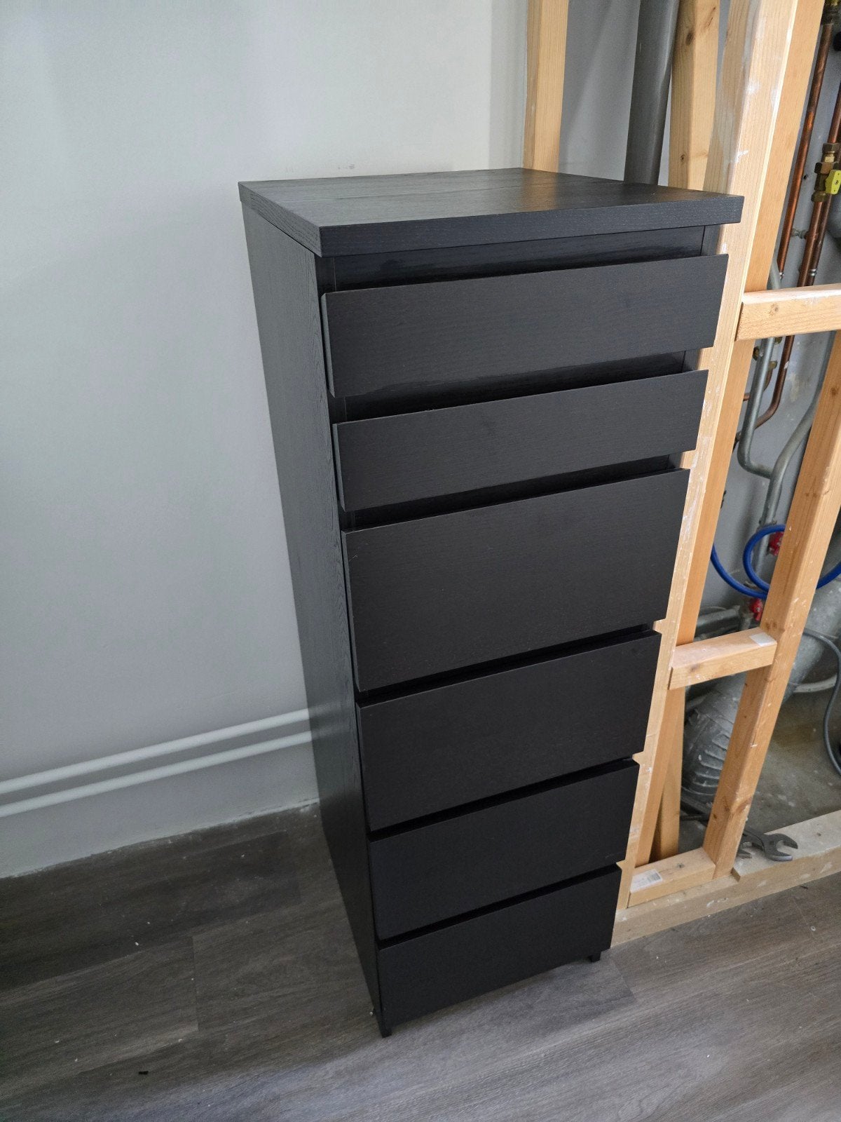 Mooie MALM ladekast 6 lades zwartbruin
Ladekast 6 lades, z, Ophalen, Minder dan 50 cm, Modern / Design, 5 laden of meer