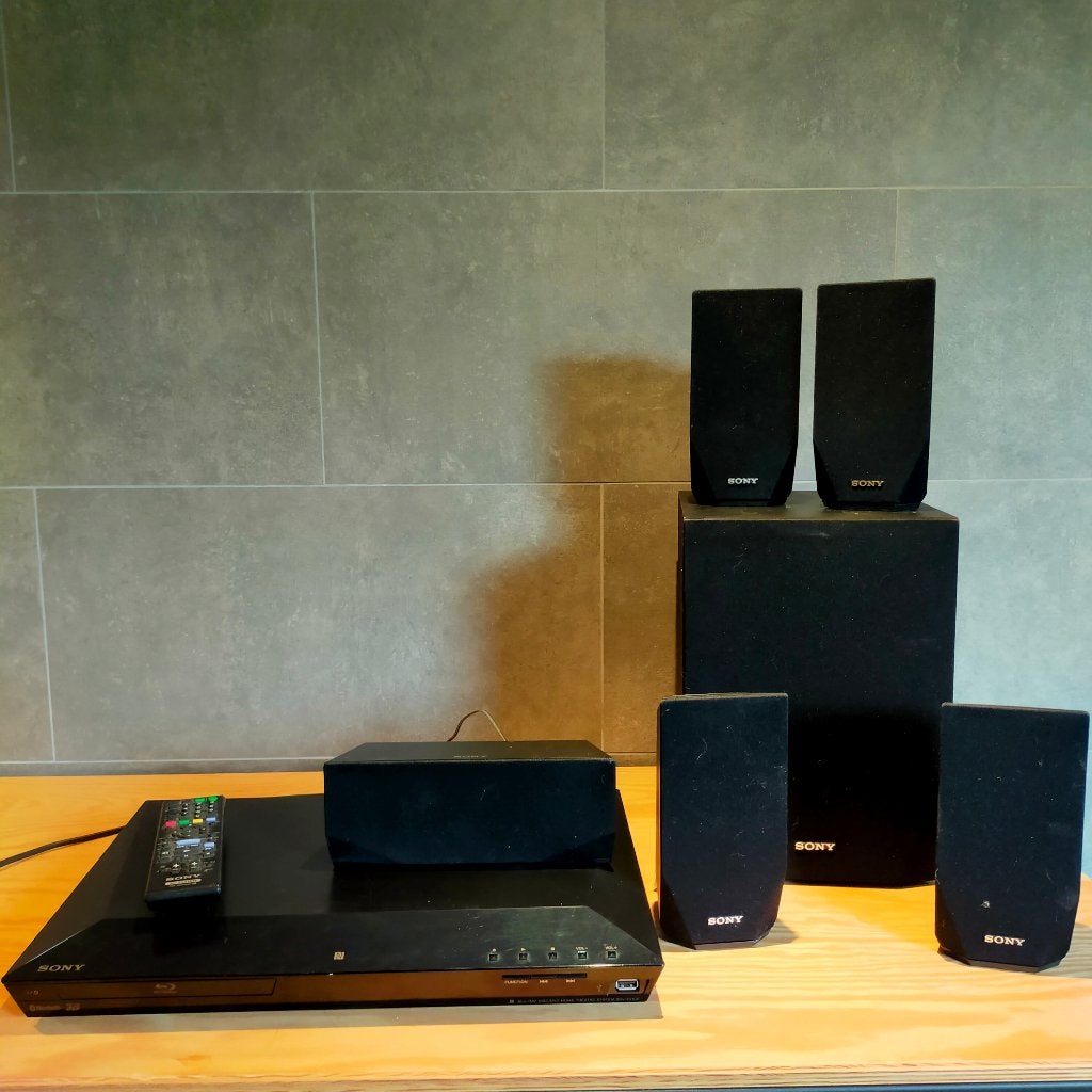 Sony thuisbioscoop, Ophalen, Blu-ray-speler, 70 watt of meer, Zo goed als nieuw