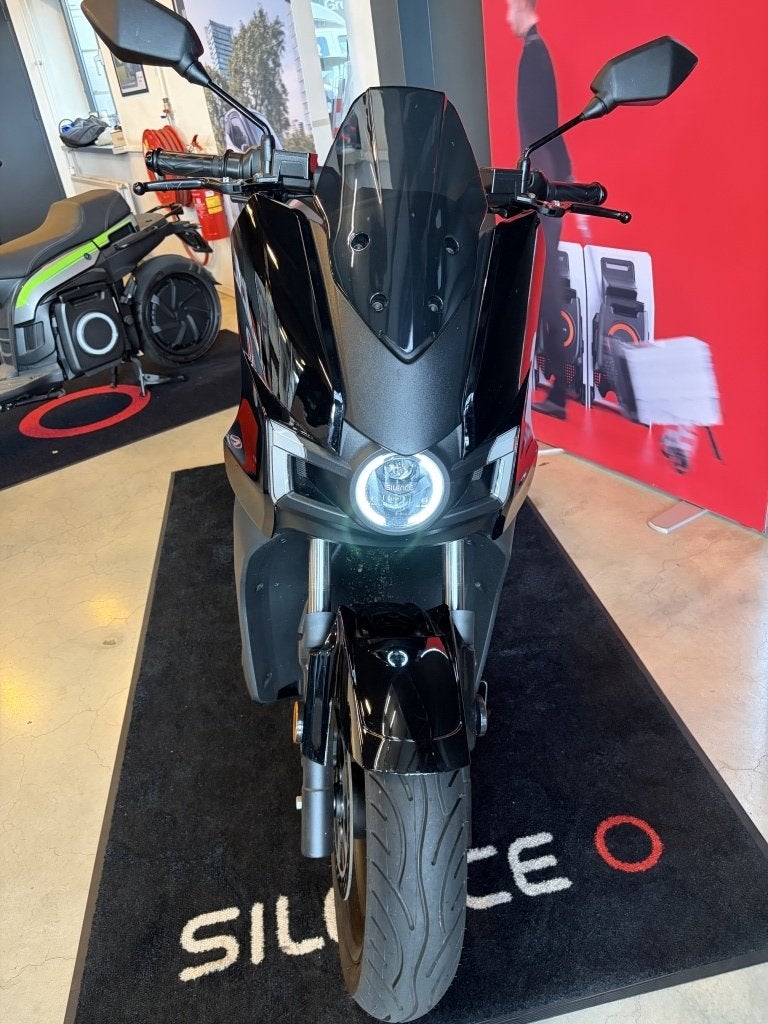 Silence Bromscooter Silence S01 5.6 kWh (bj 2024, automaat), Automaat, 0 cilinders, Gebruikt, Overige carrosserieën