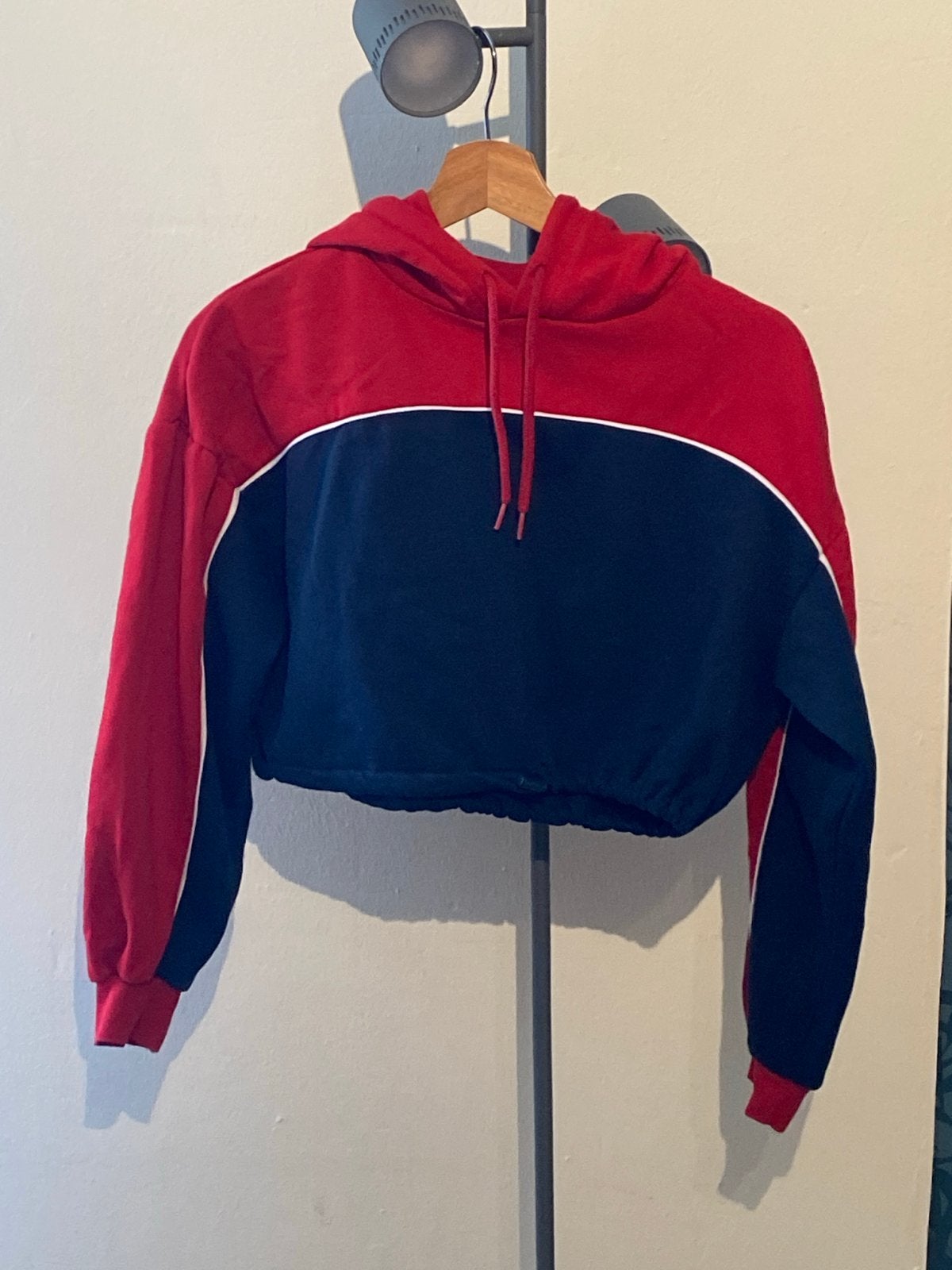 H&M Cropped Hoodie Rood/Blauw Maat XS, Kleding | Dames, Ophalen of Verzenden, Zo goed als nieuw, Maat 34 (XS) of kleiner, Rood