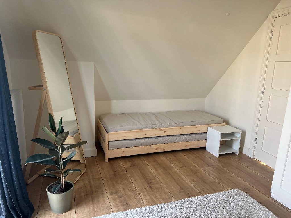 Stapelbaar IKEA bed + matrassen, grenen, 80x200 cm, Ophalen, Beige, Tweepersoons, Scandinavisch