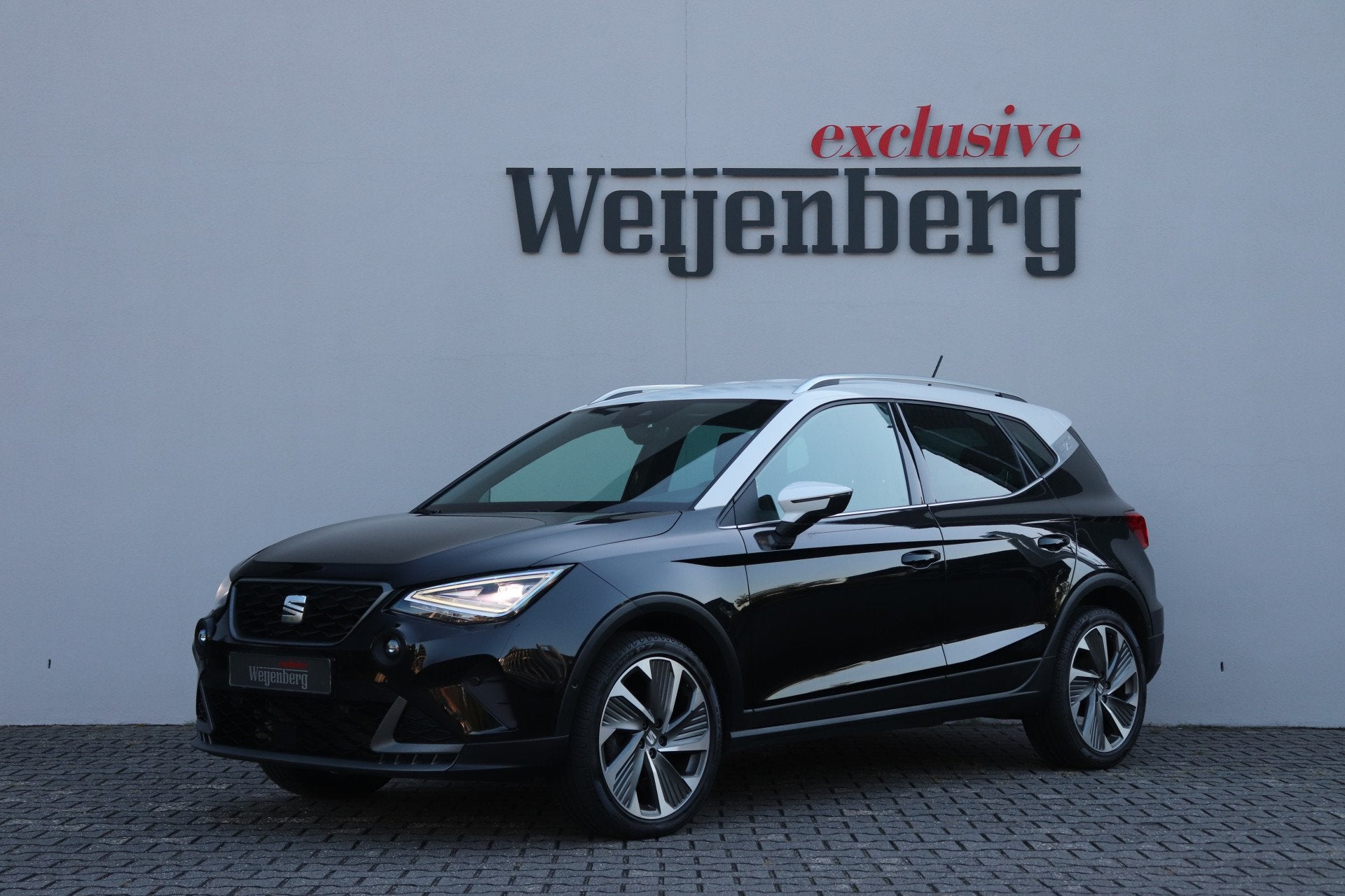 SEAT Arona 1.0 TSI FR DSG Virtual LED Camera Sport, Auto's, 12 maanden, Stof, Gebruikt, Zwart
