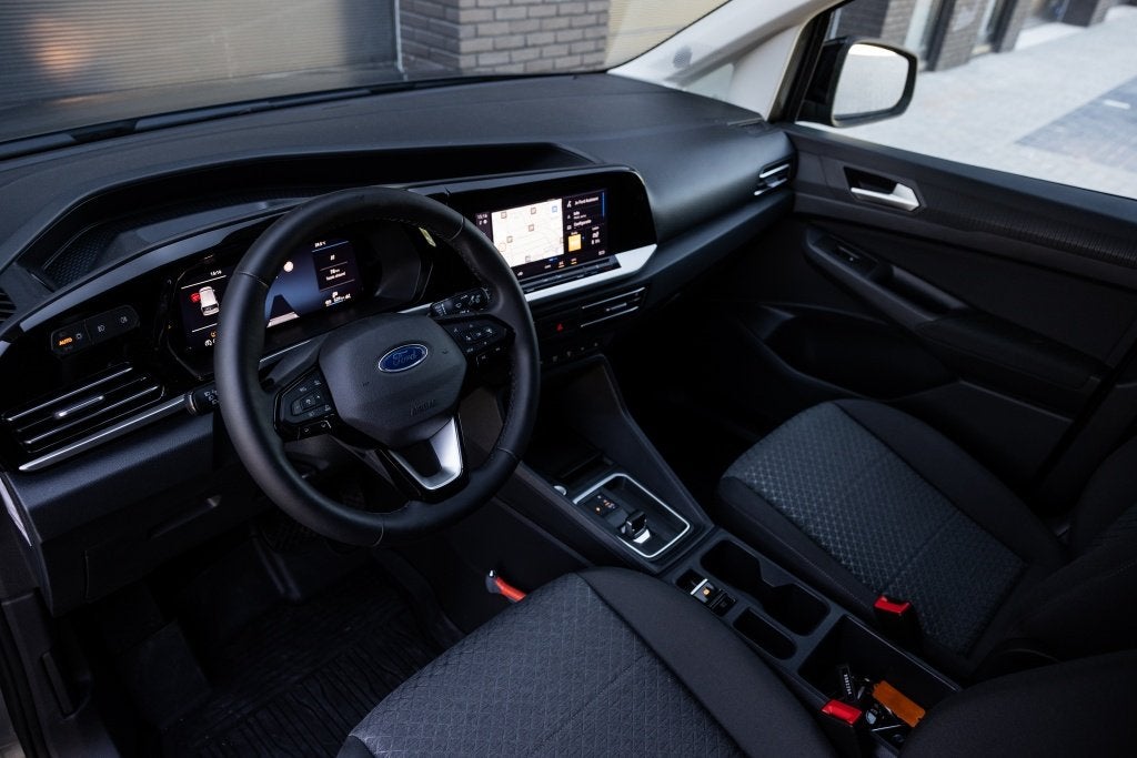 Ford Transit Connect 1.5 EB PHEV L2 Lim. (bj 2025), Auto's, Dealer onderhouden, 1498 cc, 4 cilinders, 116 pk