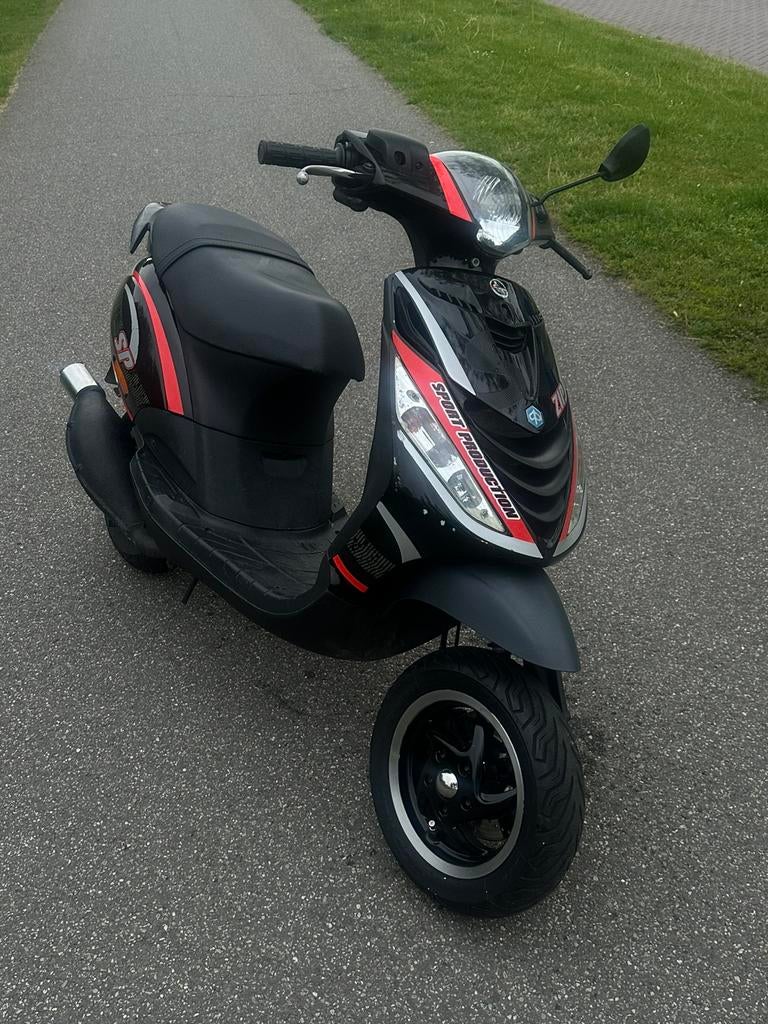 Piaggio Zip H2O Orgineel, Fietsen en Brommers, Scooters | Piaggio, Ophalen, Zo goed als nieuw, Benzine, Zip