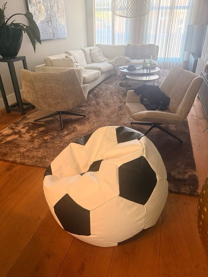 Leuke voetbal zitzak, Huis en Inrichting, Zitzakken, Ophalen, Gebruikt, Meerkleurig, Zitzak