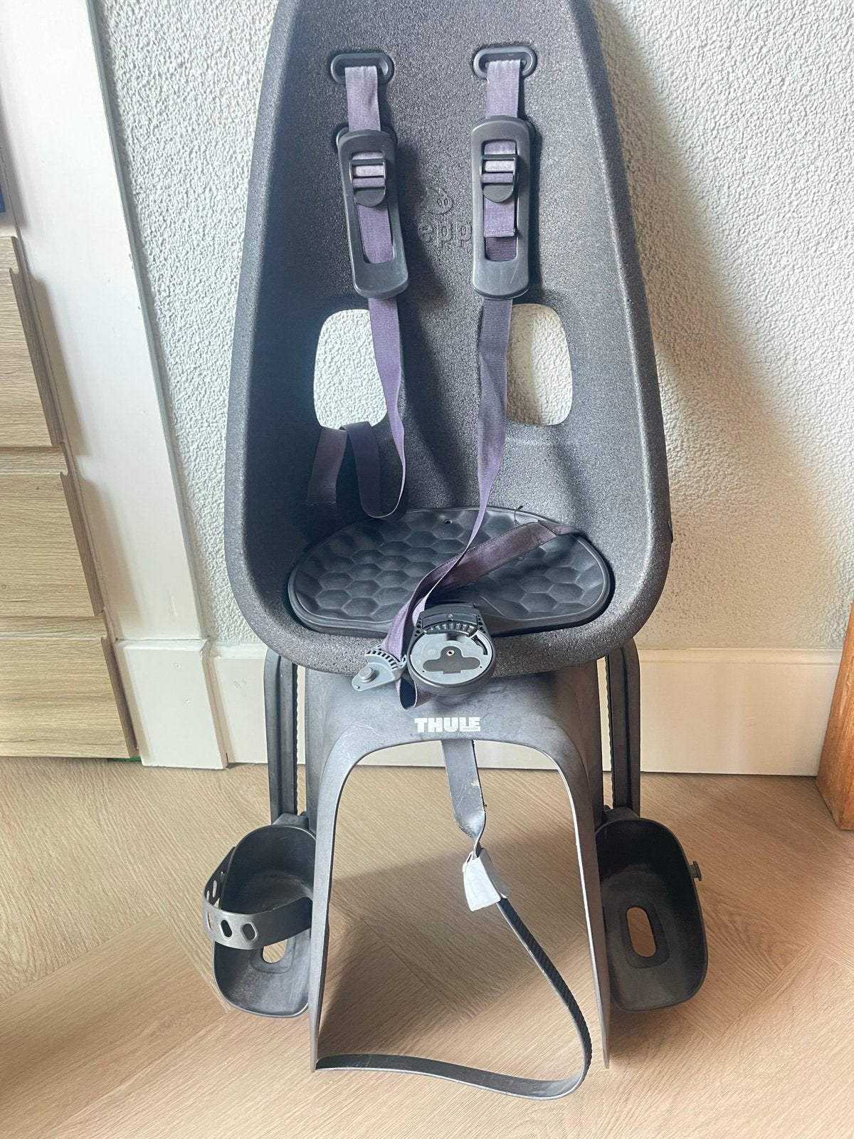 Thule Yepp Maxi Achterzitje - Inclusief 2 sleuteltjes, Fietsen en Brommers, Fietsaccessoires | Fietsstoeltjes, Ophalen, Achterzitje