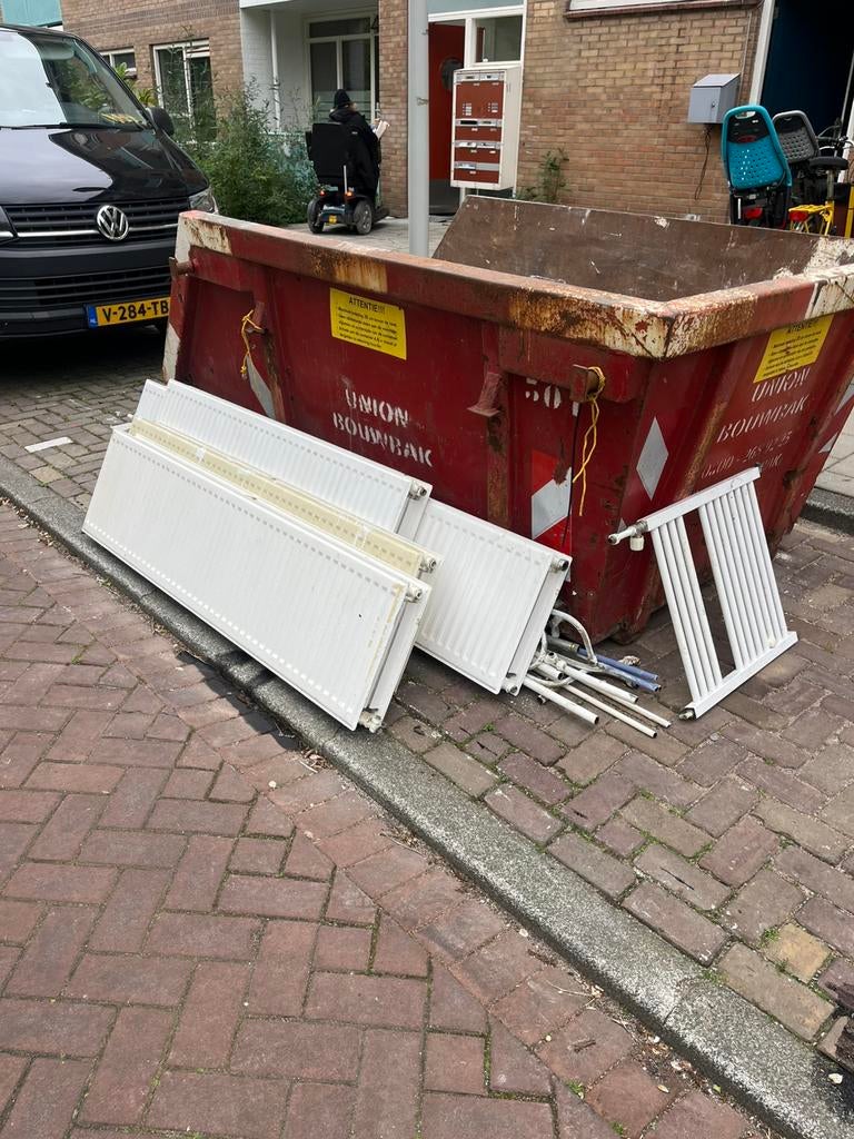 5 radiatoren+leidingwerk af te halen GRATIS, Doe-het-zelf en Verbouw, Verwarming en Radiatoren, Ophalen of Verzenden, Gebruikt