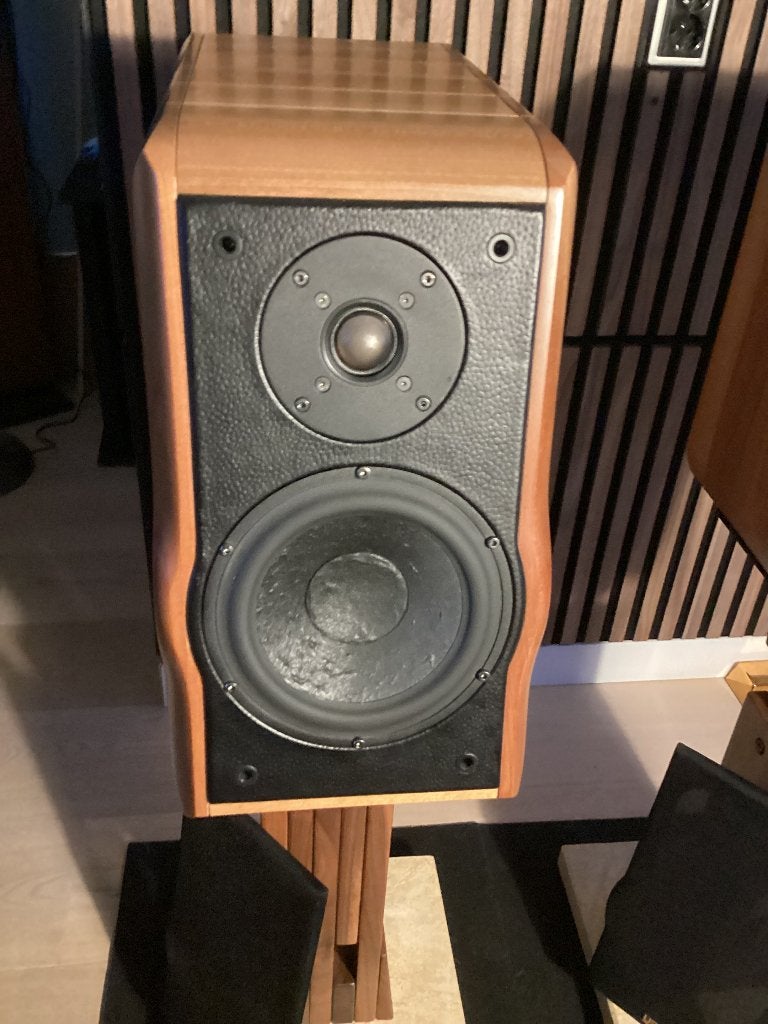 Usher RW729 + RSW729 stands