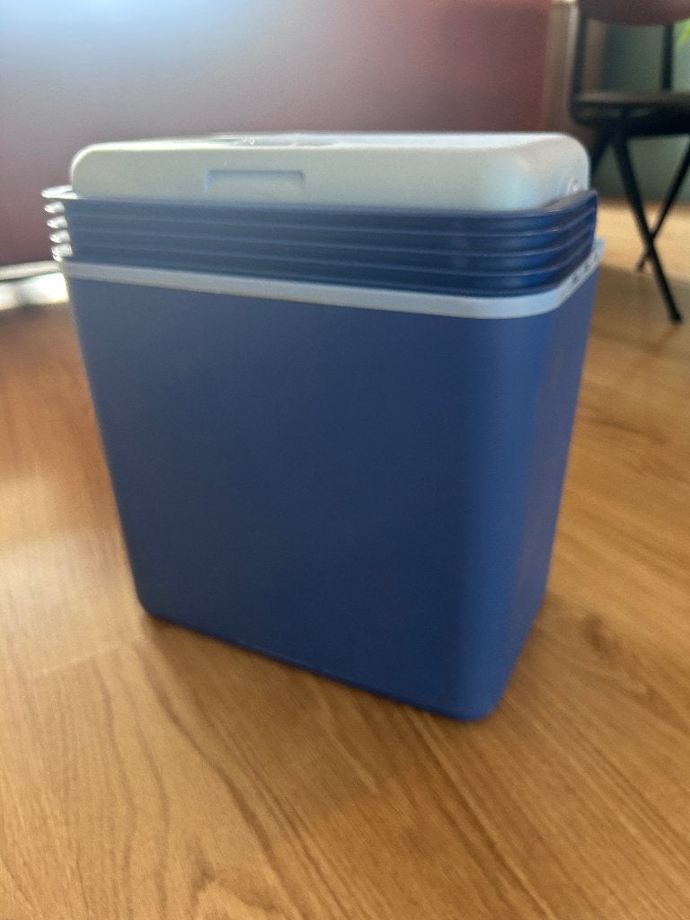 Elektrische koelbox 25 liter + autolader en Tristar omvormer, Ophalen, Gebruikt, Koelbox, Elektrisch