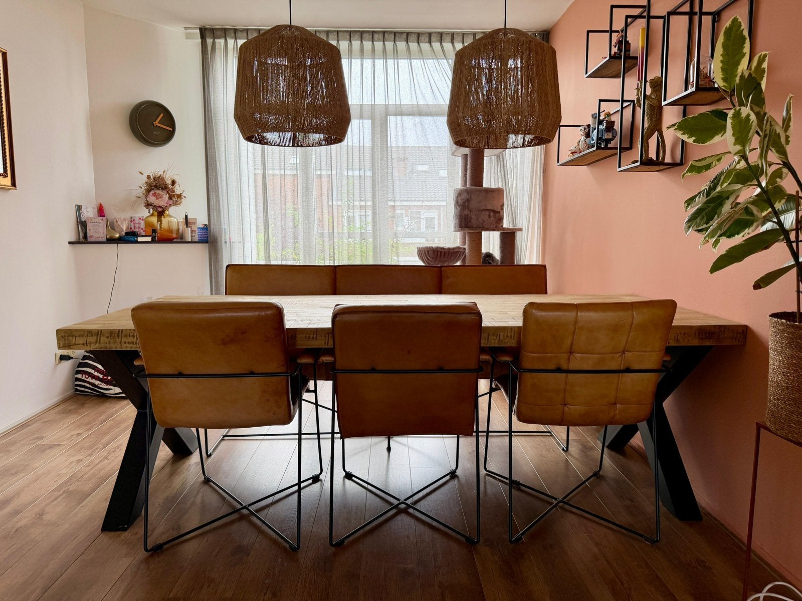 Mango houten tafel met 3 lederen stoelen en bankje, Huis en Inrichting, Complete eetkamers, Ophalen, Gebruikt, 4 tot 6 stoelen