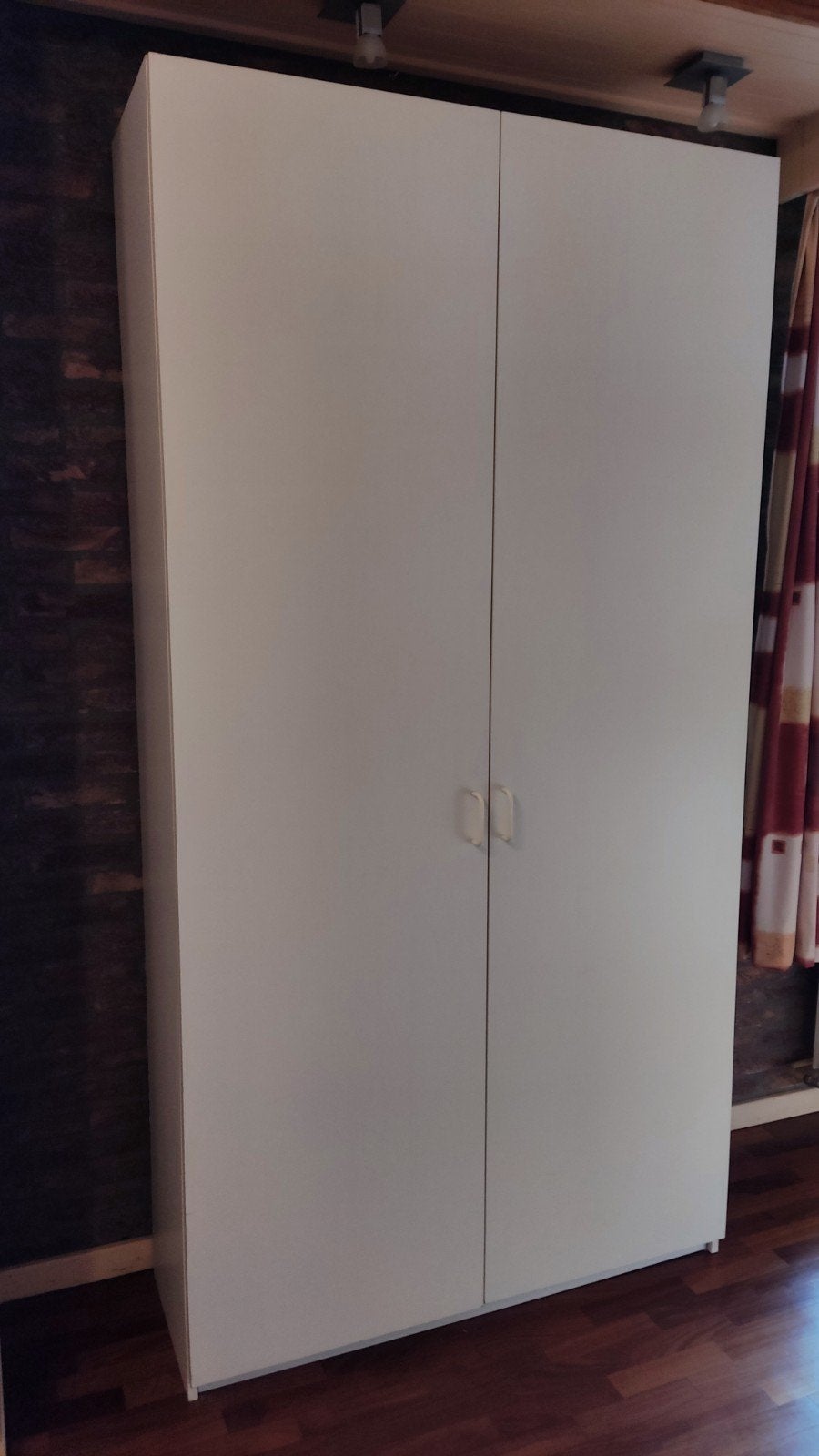 Witte opbergkast, zeer groot en zelfbouw, Ophalen, Met plank(en), Gebruikt, 100 tot 150 cm