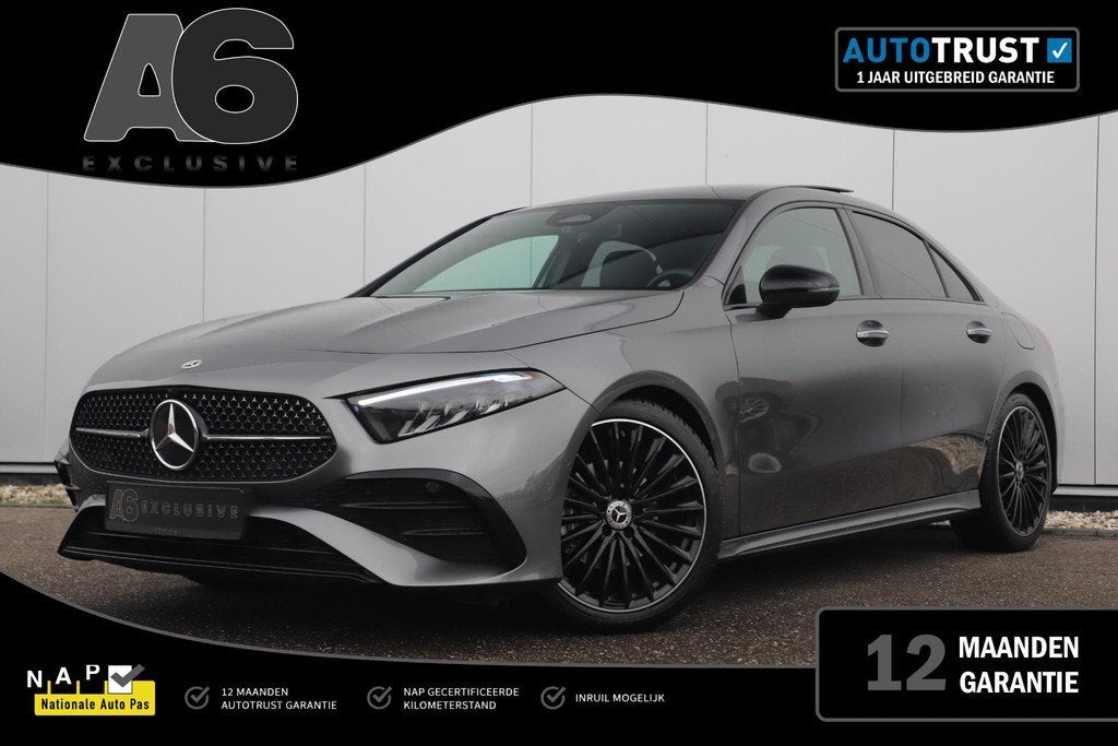 Mercedes-Benz A-klasse 180 AMG Line Night Pakket Automaat Pa, 136 pk, Gebruikt, Met garantie (alle), Leder en Stof