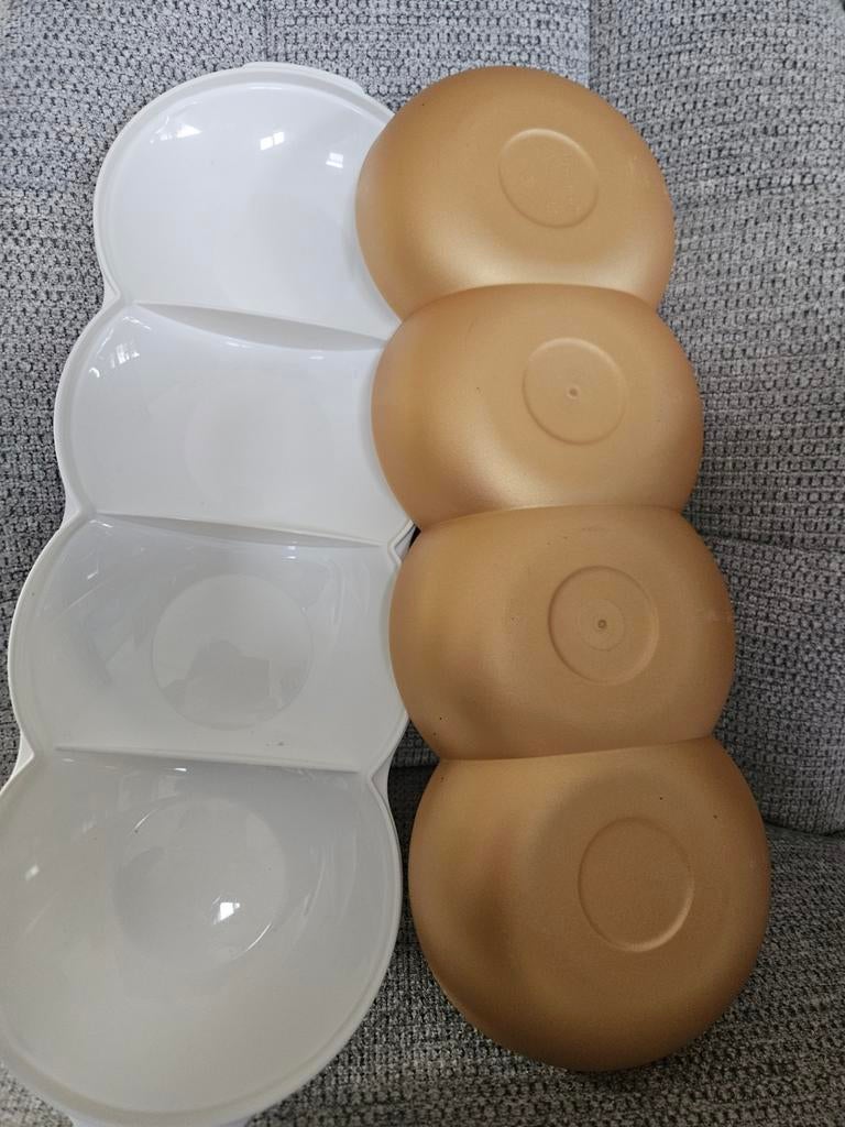 Witte en gouden Allegra tappa serveerschaal met 4 vakken, Ophalen of Verzenden, Gebruikt, Crème, Schaal