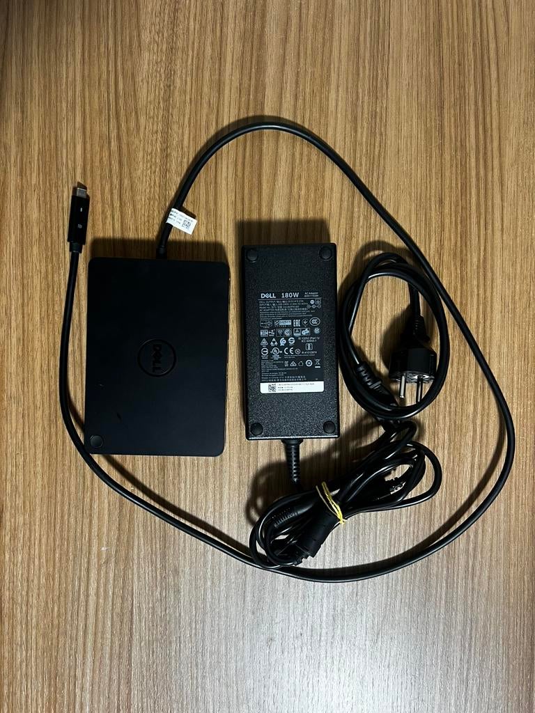 Dell WD15 Docking Station met 180W voeding, Ophalen of Verzenden, Gebruikt, Docking station, Laptop