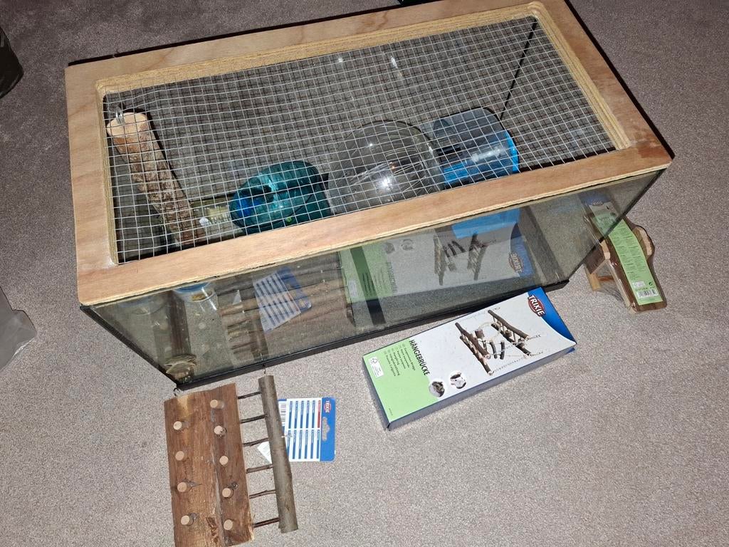 Hamsterkooi/Terrarium met toebehoren, Dieren en Toebehoren, Kooi, Zo goed als nieuw, Hamster, Ophalen