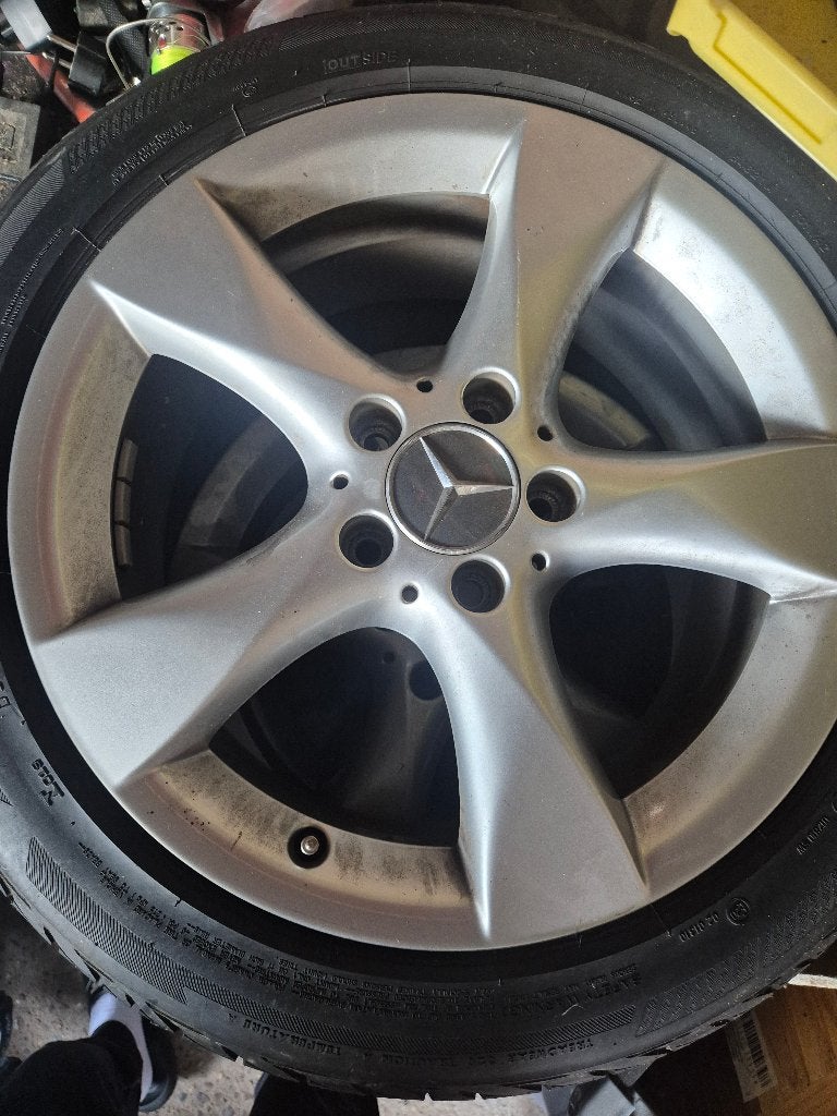 Mercedes Velgen met Zomerbanden 225/45R17 (A klasse W176), Auto-onderdelen, Banden en Velgen, Ophalen, Gebruikt, Banden en Velgen