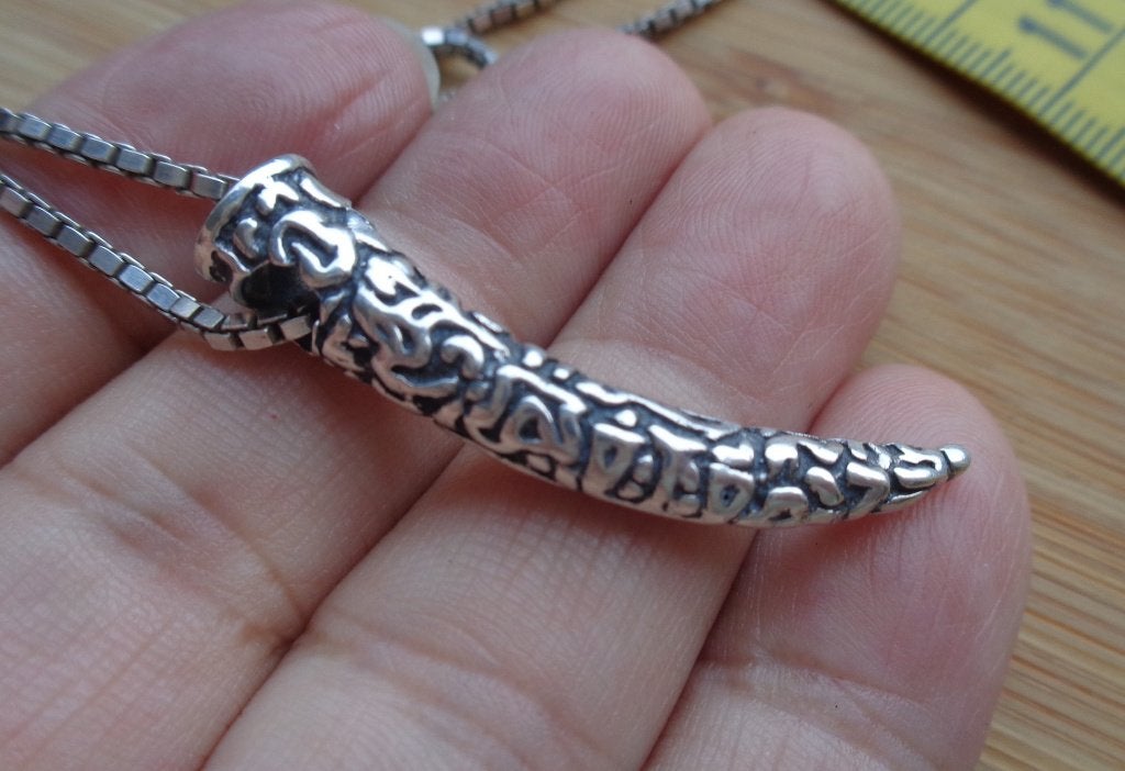 zilveren ketting met bewerkte olifant tand hanger [068], Met hanger, Verzenden, Zo goed als nieuw, Zilver