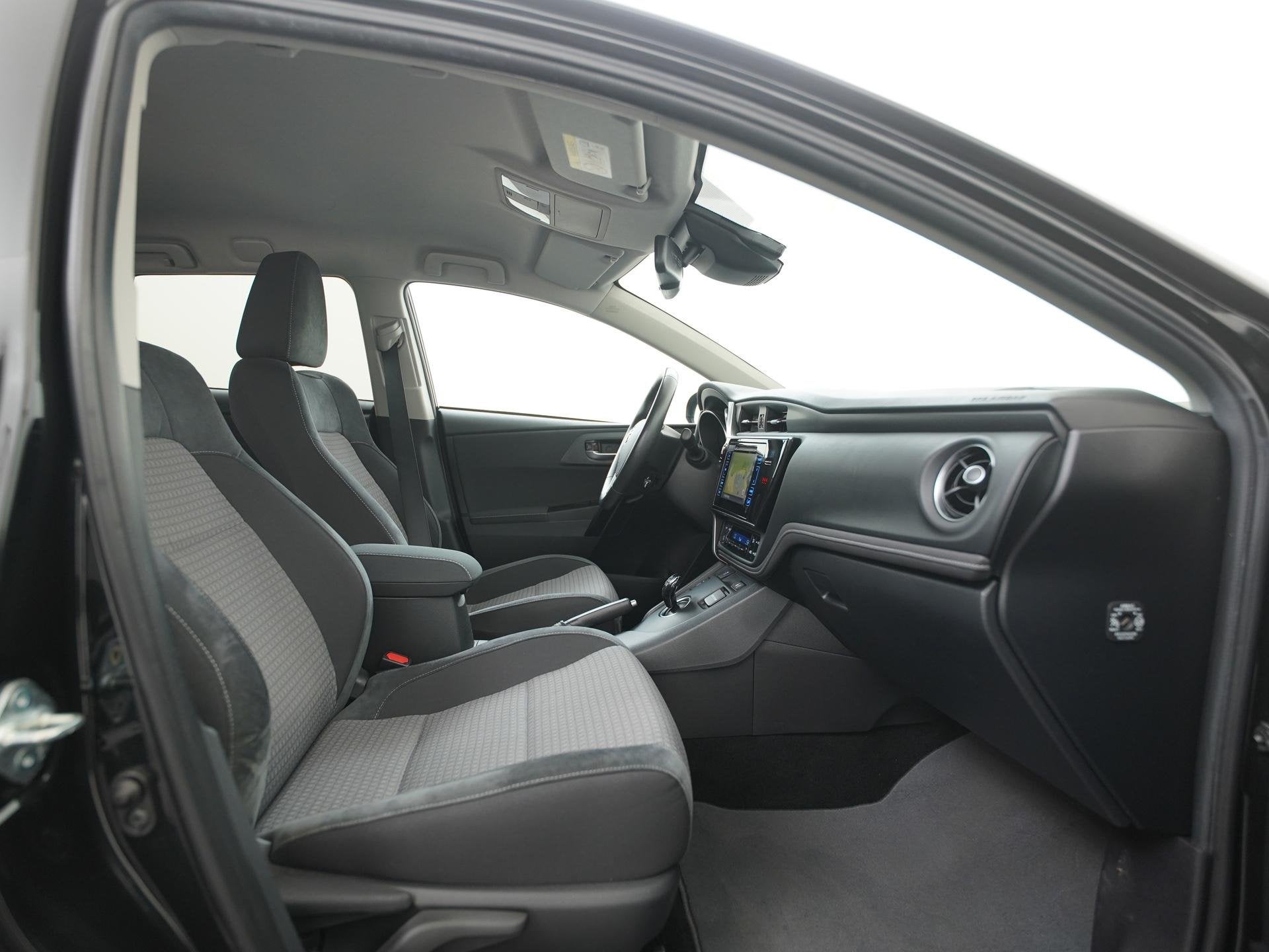 Toyota Auris Touring Sports 1.8 Hybrid Energy Plus | 34.000k, Auto's, Gebruikt, Euro 6, Zwart, Hybride Elektrisch/Benzine