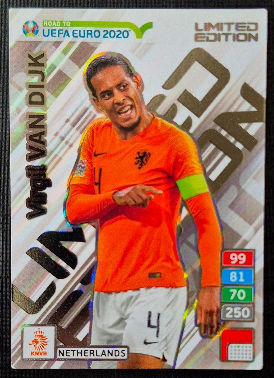 Panini Limited Edition Virgil van Dijk - Nederland, EK 2020, Verzamelen, Ophalen of Verzenden, Zo goed als nieuw, Buitenlandse clubs