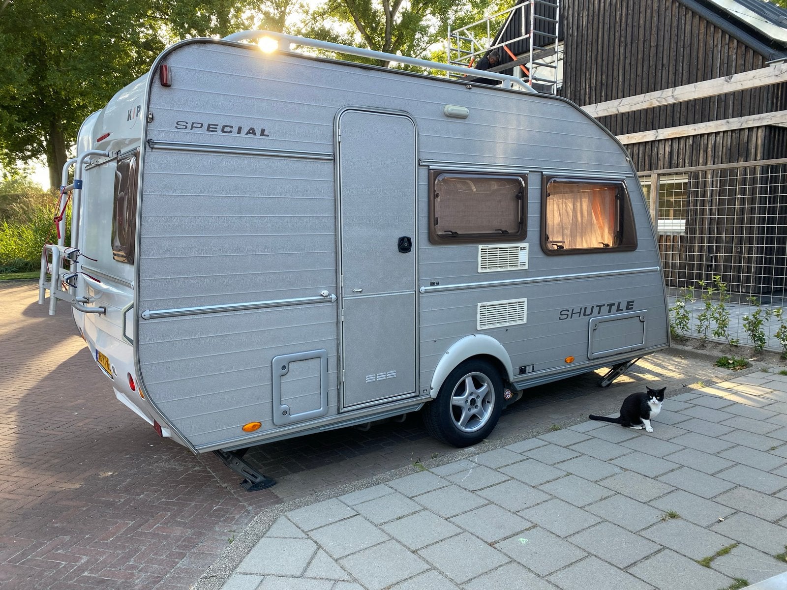 Kip Special Shuttle 41TSB (stapelbed & fietsenrek), Caravans en Kamperen, Caravans, Luifel, Stapelbed, Kip, 750 - 1000 kg
