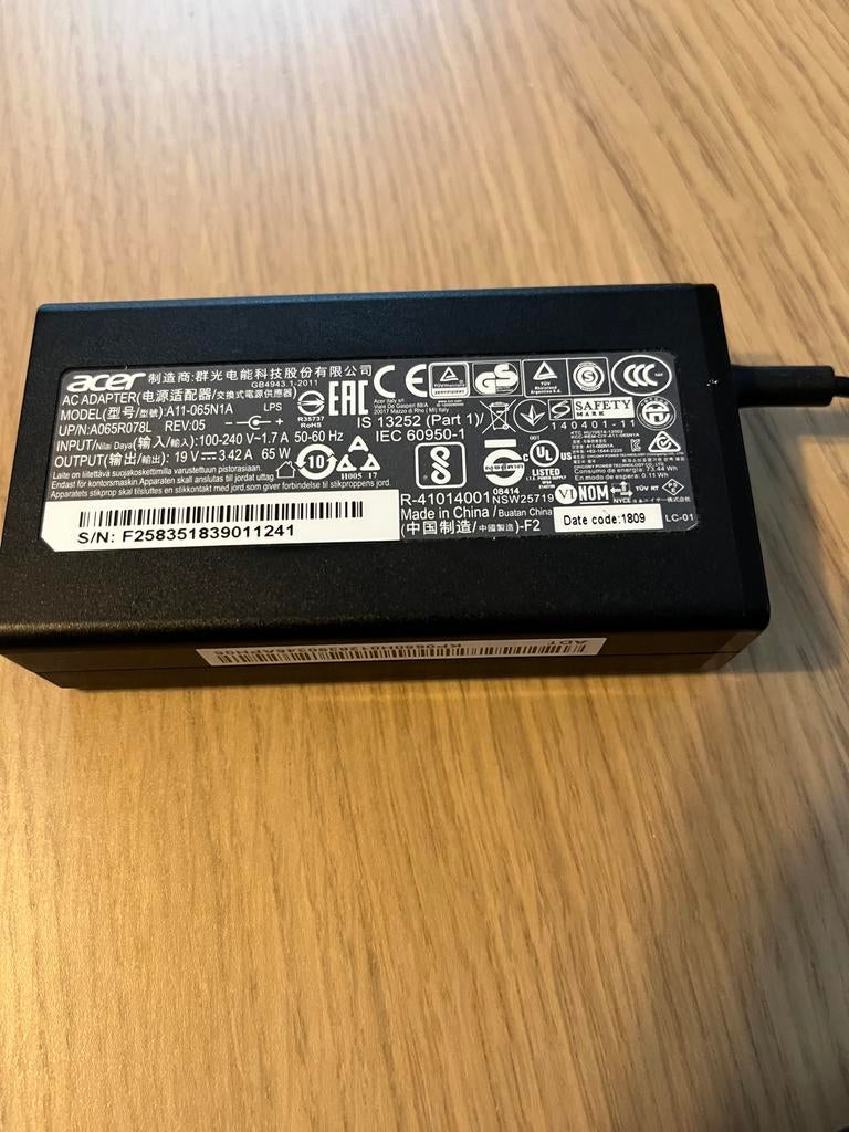 Acer A11-065N1A 65 watt AC adapter voor laptop, Computers en Software, Laptop-opladers, Ophalen of Verzenden, Zo goed als nieuw