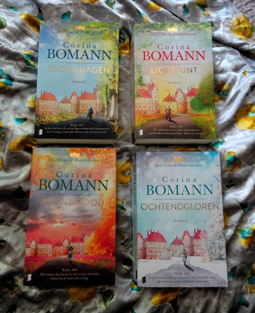 4 Boeken * Serie Waldfriede (deel 1 t/m 4) - Corina Bomann §, Boeken, Romans, Verzenden, Gelezen