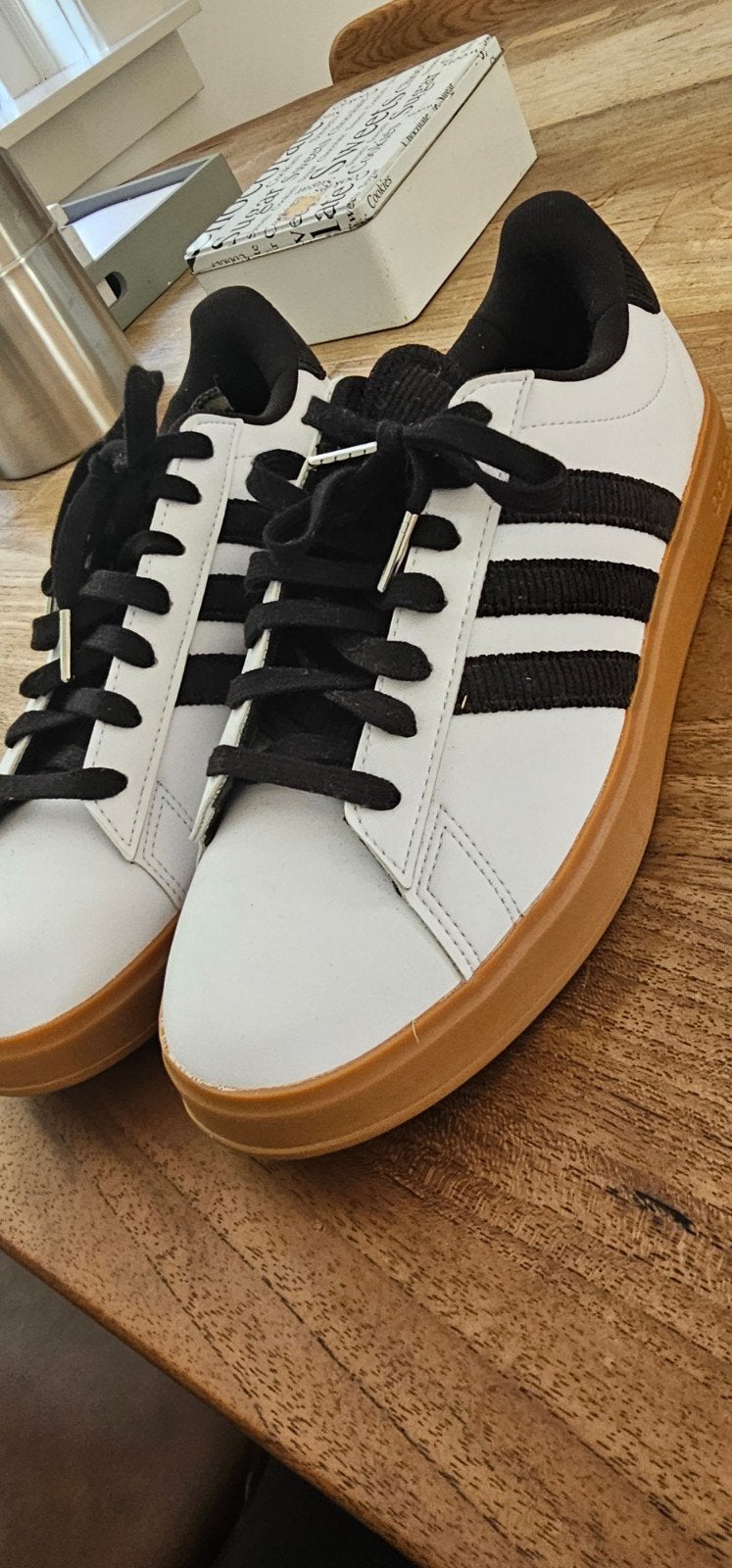 MOOIE ADIDAS SCHOENEN MAAT 42 NIEUW, Kleding | Heren, Schoenen, Ophalen of Verzenden, Nieuw, Sportschoenen