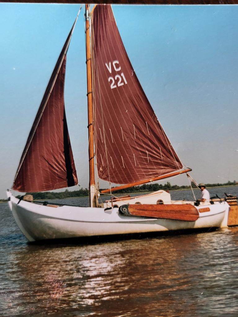 Vollenhovense bol uit 1965, Watersport en Boten, Ophalen, Staal, Diesel