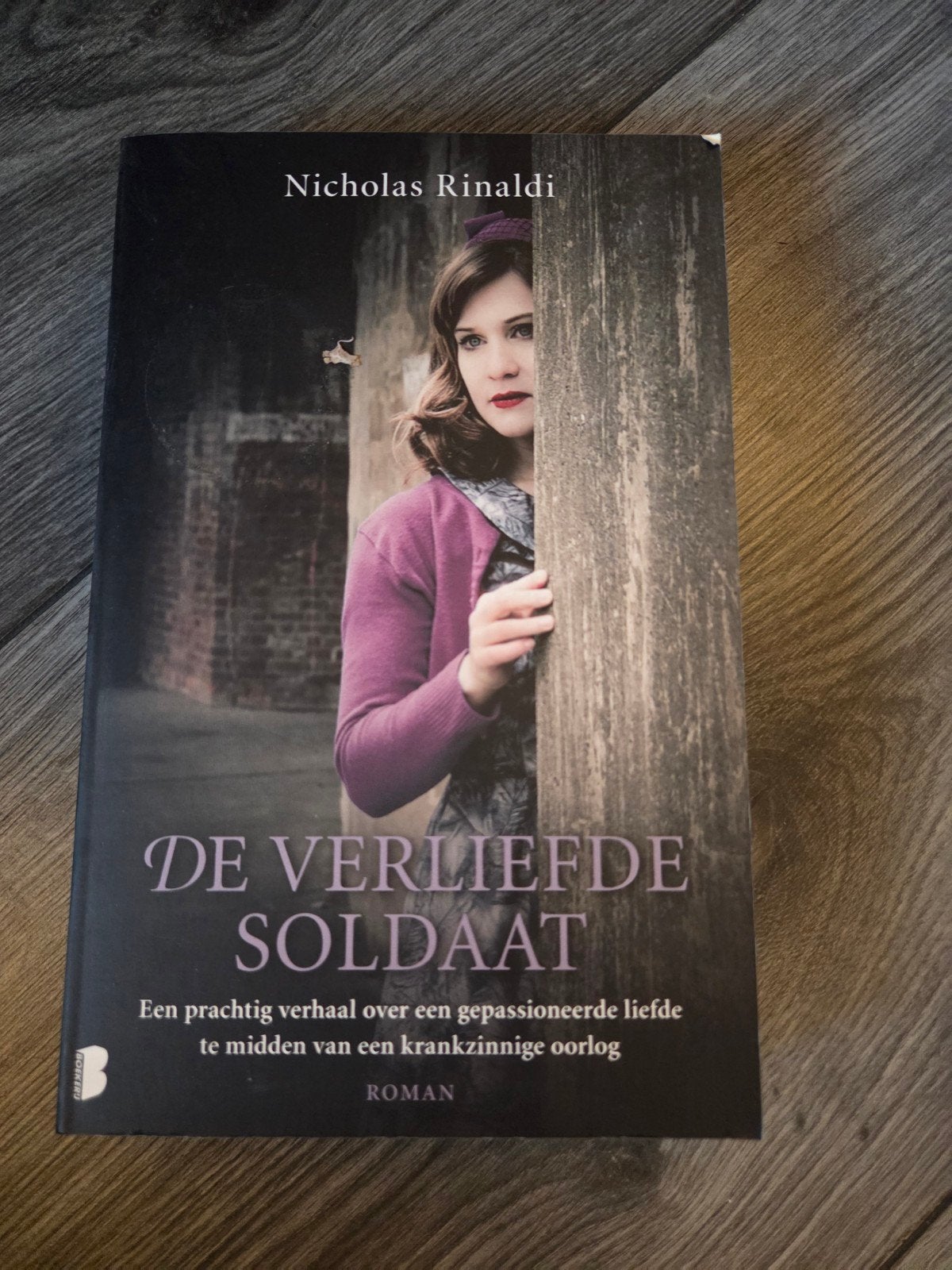 De Verliefde Soldaat - Nicholas Rinaldi (Roman), Ophalen of Verzenden, Zo goed als nieuw, Nicholas Rinaldi, Amerika