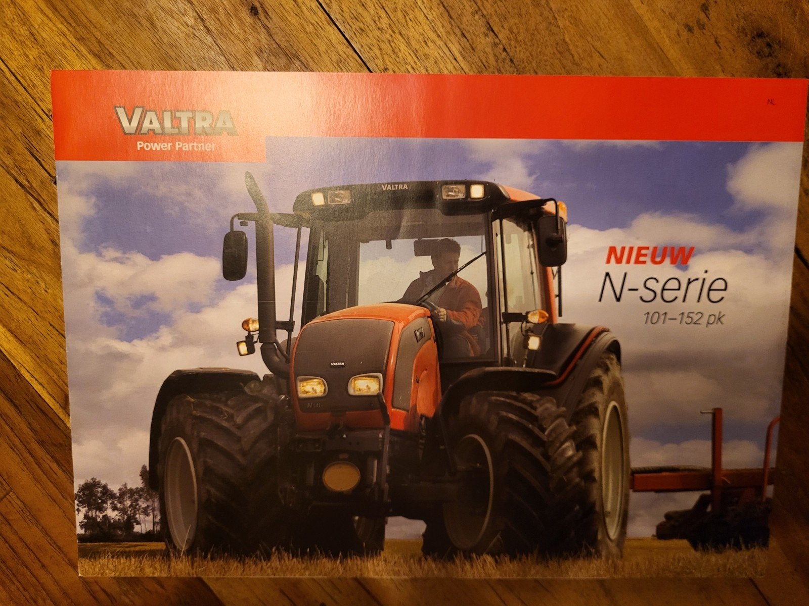 tractor folder Valtra N-serie, Ophalen of Verzenden, Zo goed als nieuw
