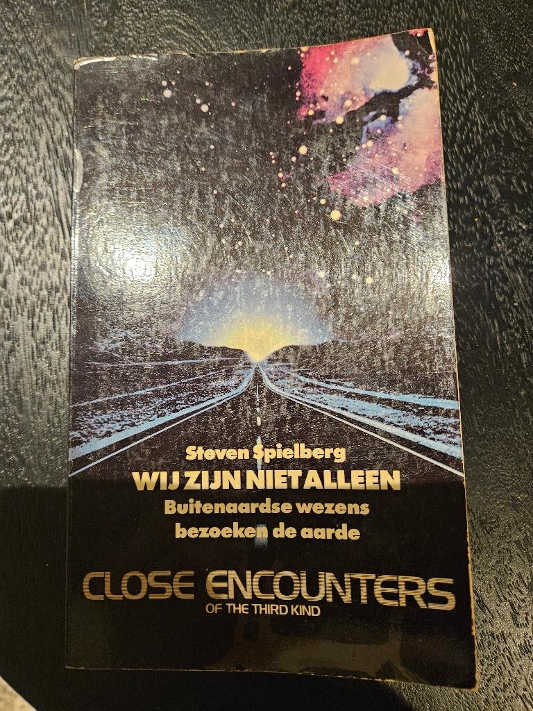 Steven Spielberg - wij zijn niet alleen, Boeken, Ophalen of Verzenden, Gelezen