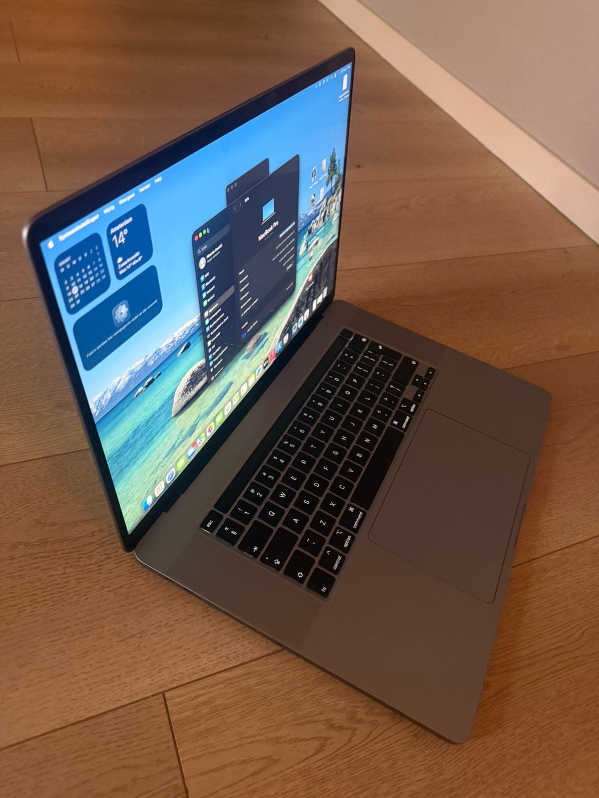 MacBook Pro touchbar 16-inch Intel Core i7, Computers en Software, Apple Macbooks, 2 tot 3 Ghz, Zo goed als nieuw, 16 inch, Ophalen