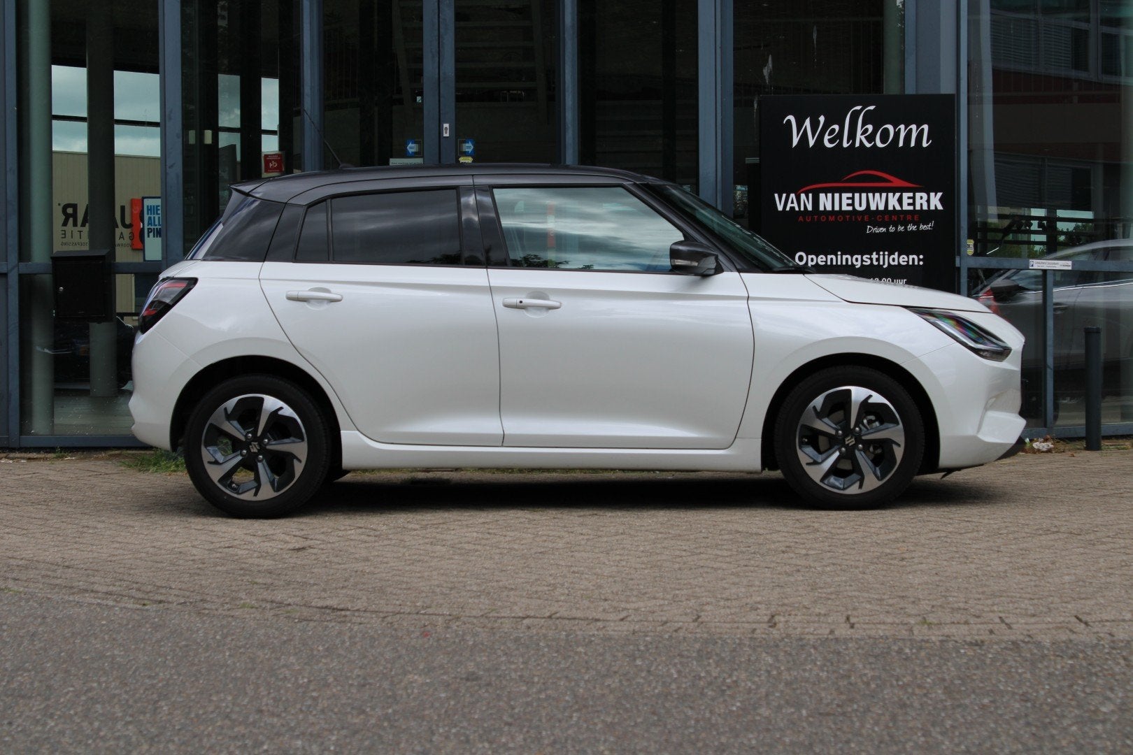 SUZUKI Swift 1.2 Smart Hybrid 83pk CVT Style | CarPlay & And, Auto's, Stof, Gebruikt, Euro 6, Origineel Nederlands