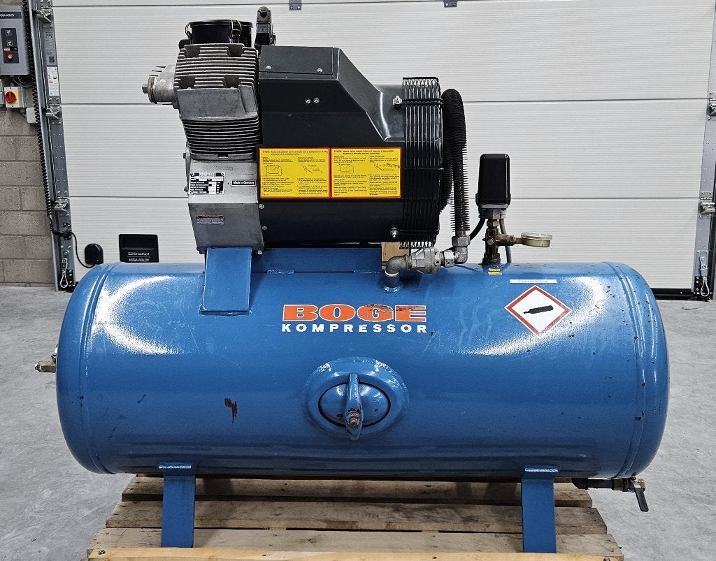Industriële BOGE compressor – 10 bar – 700 l/min, Doe-het-zelf en Verbouw, Zo goed als nieuw, Geluidgedempt, 10 bar of meer, 100 liter of meer