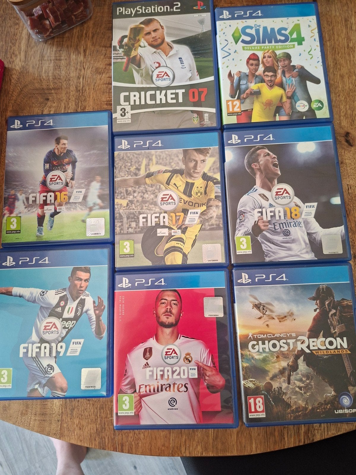 PS4 Games: FIFA 16, 17, 18, 19, 20, Sims 4, Ghost Recon, Gebruikt, Vanaf 18 jaar, Ophalen of Verzenden, Eén computer