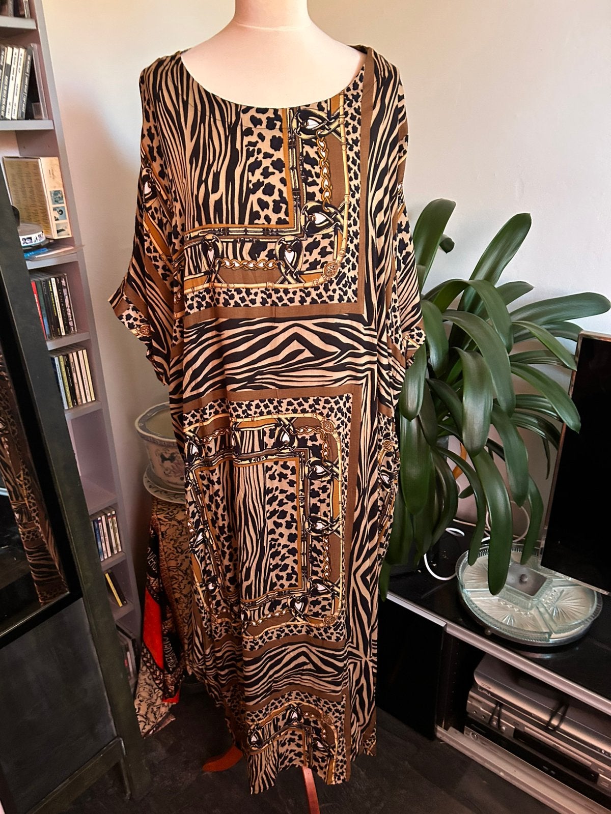 Wildprint jurk nieuw  4x  XL, Ophalen of Verzenden, Nieuw, Maat 46/48 (XL) of groter, Onder de knie
