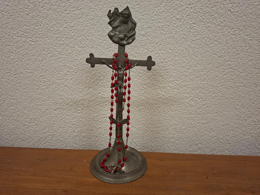 Antiek kruisbeeld met rozenkrans, Antiek en Kunst, Antiek | Religie, Ophalen of Verzenden